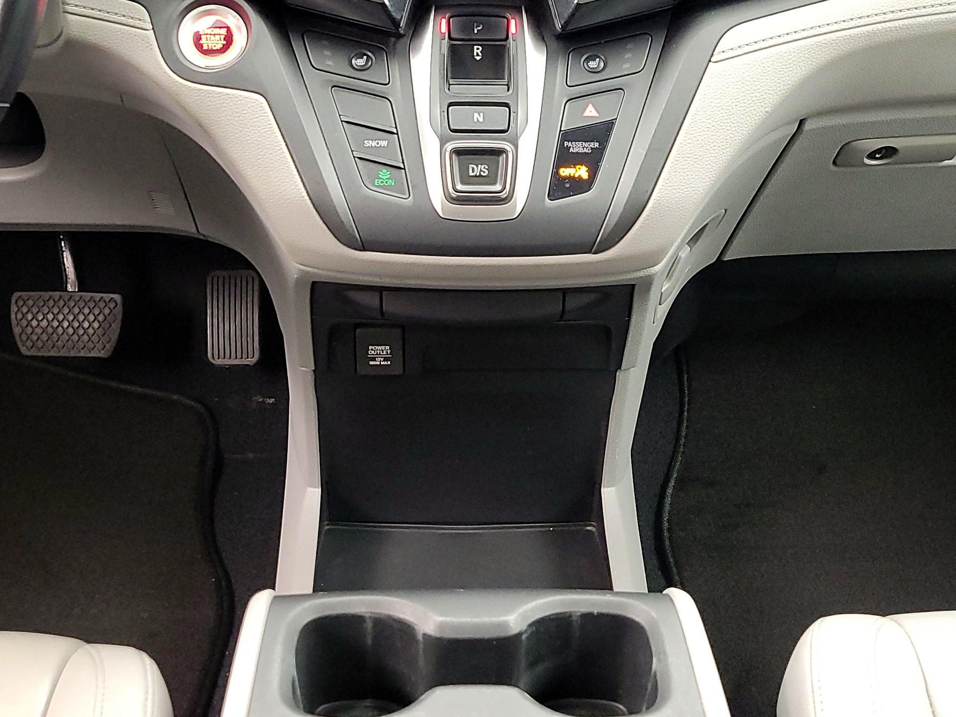 Thumbnail: 2018 Honda Odyssey - 17