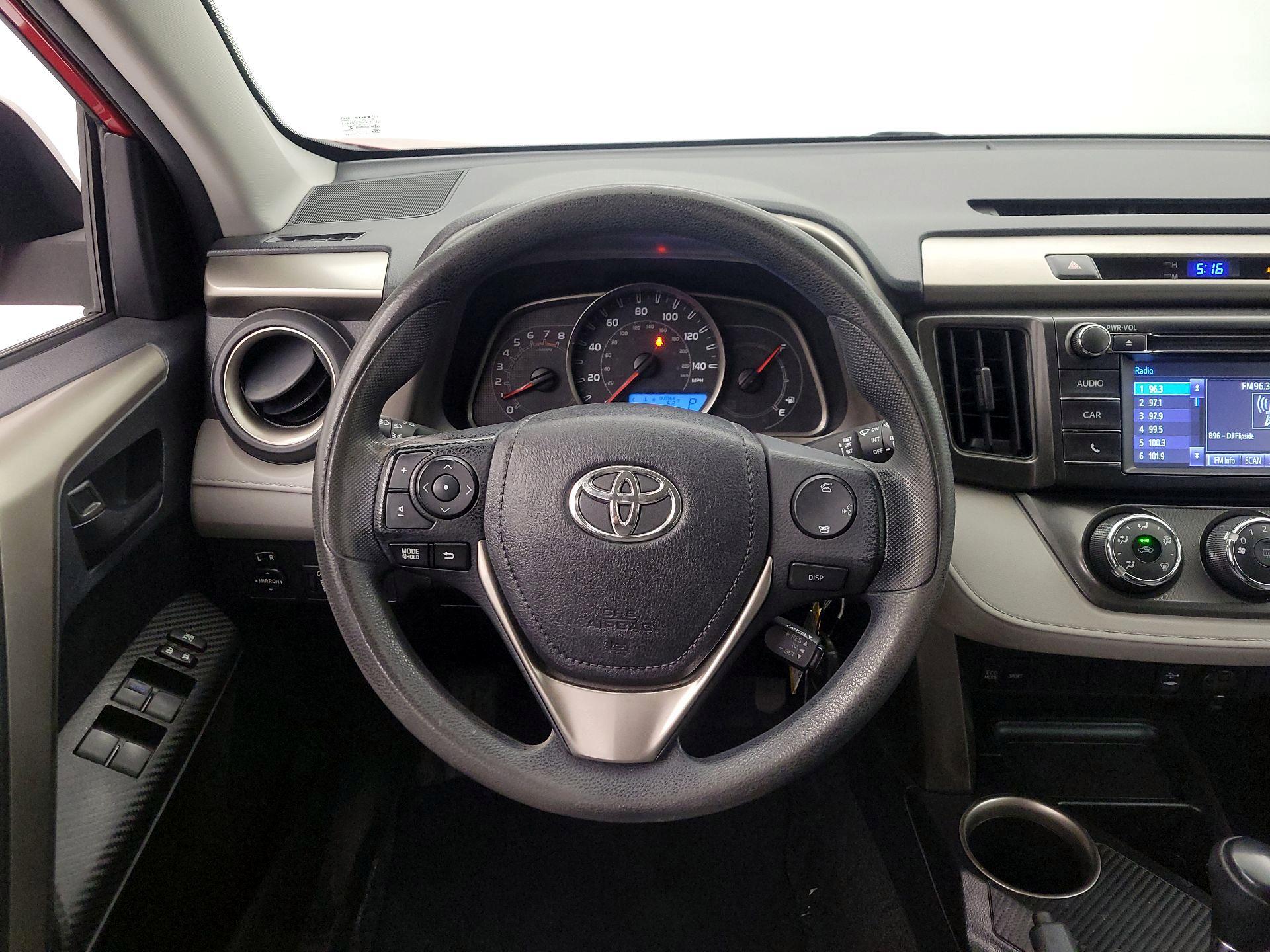 Thumbnail: 2015 Toyota RAV4 - 10
