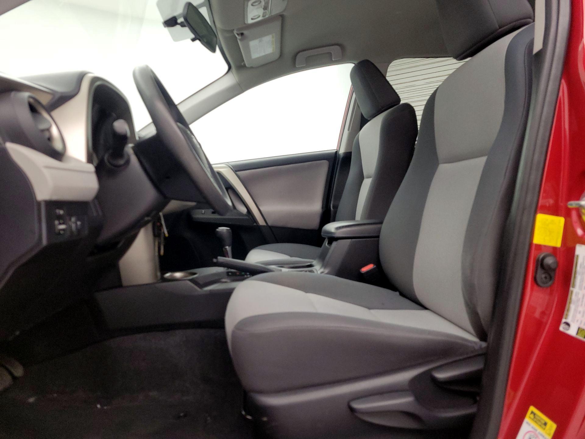 Thumbnail: 2015 Toyota RAV4 - 11