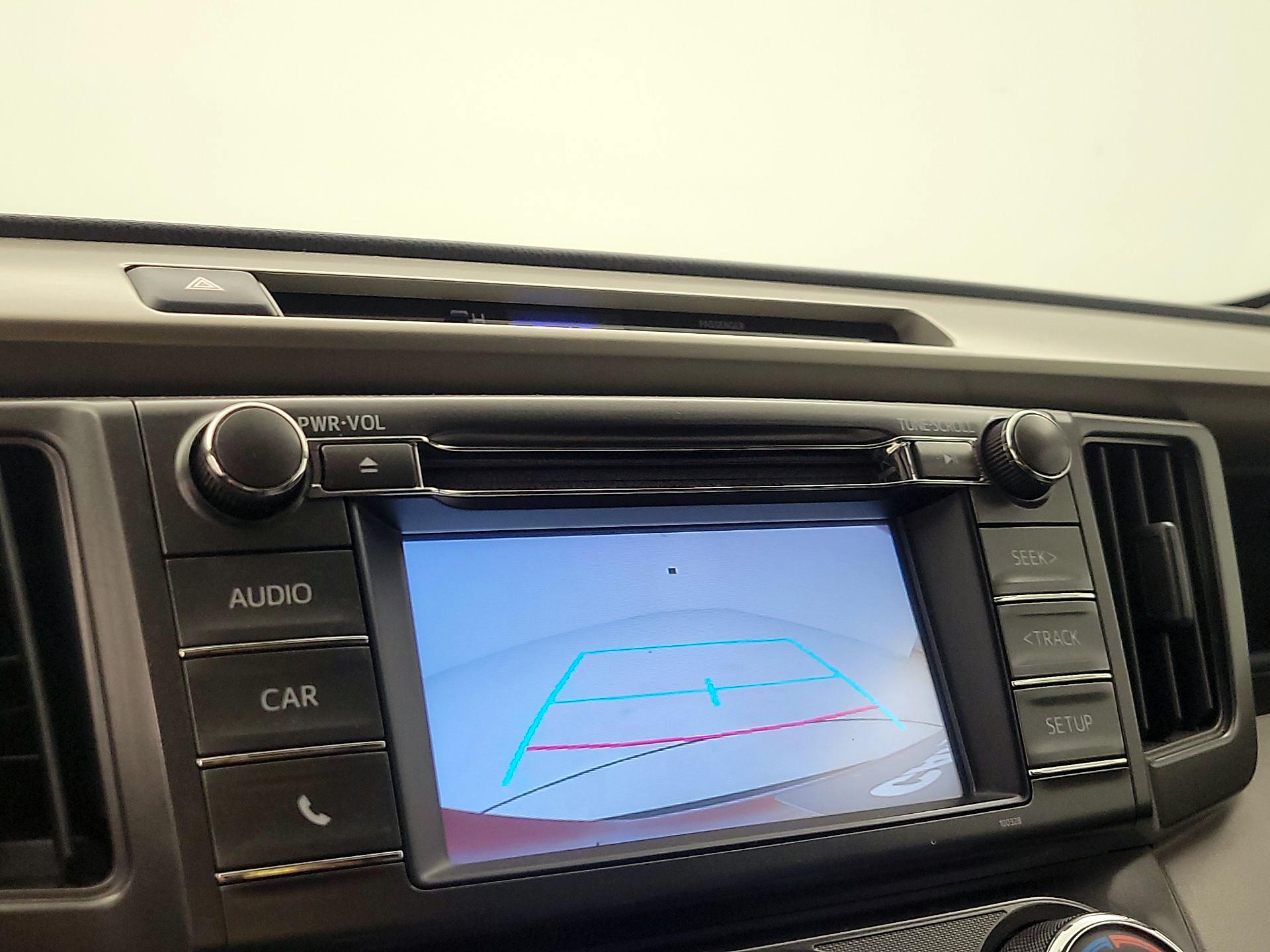 Thumbnail: 2015 Toyota RAV4 - 14