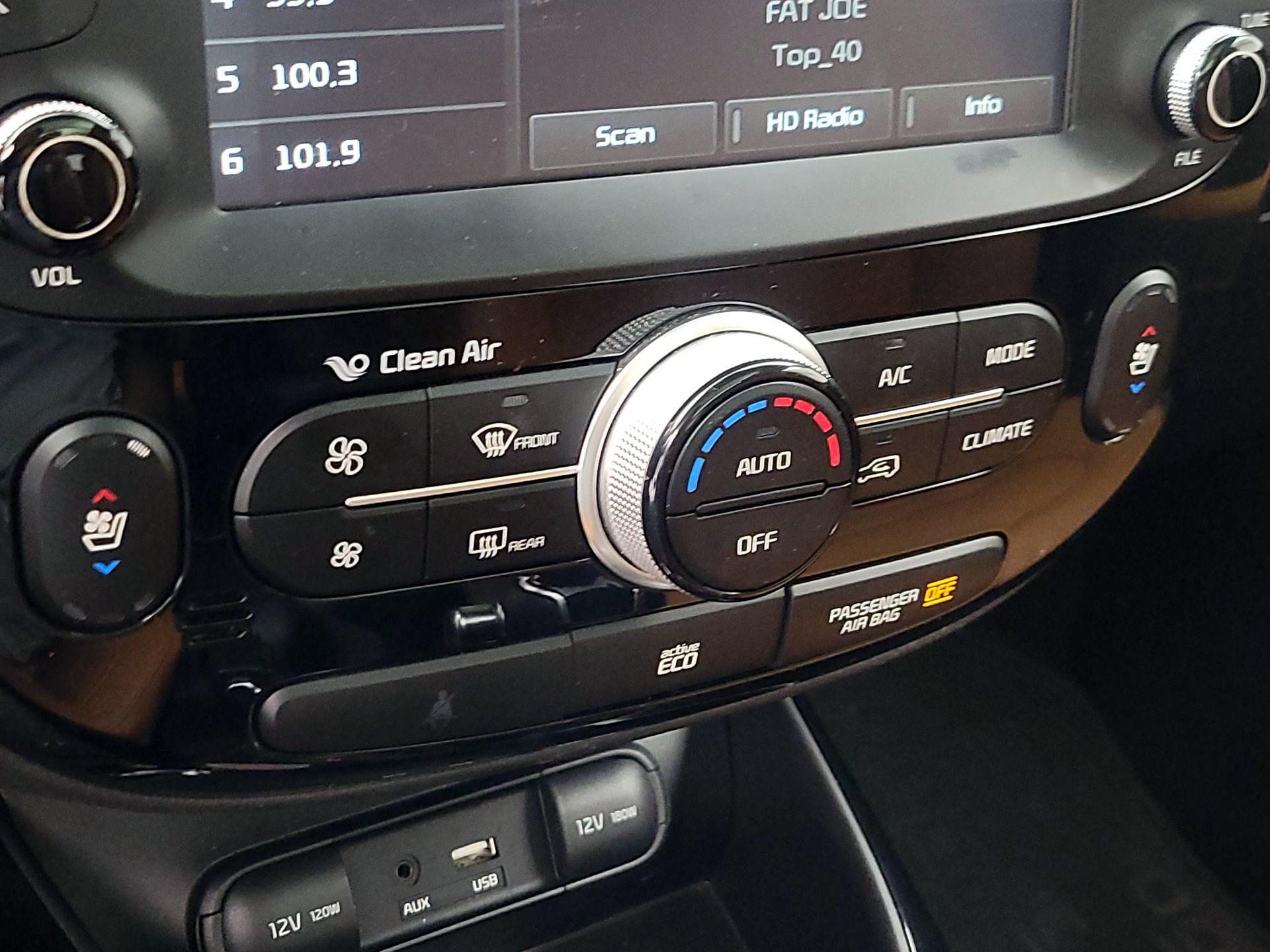 Thumbnail: 2016 Kia Soul - 16