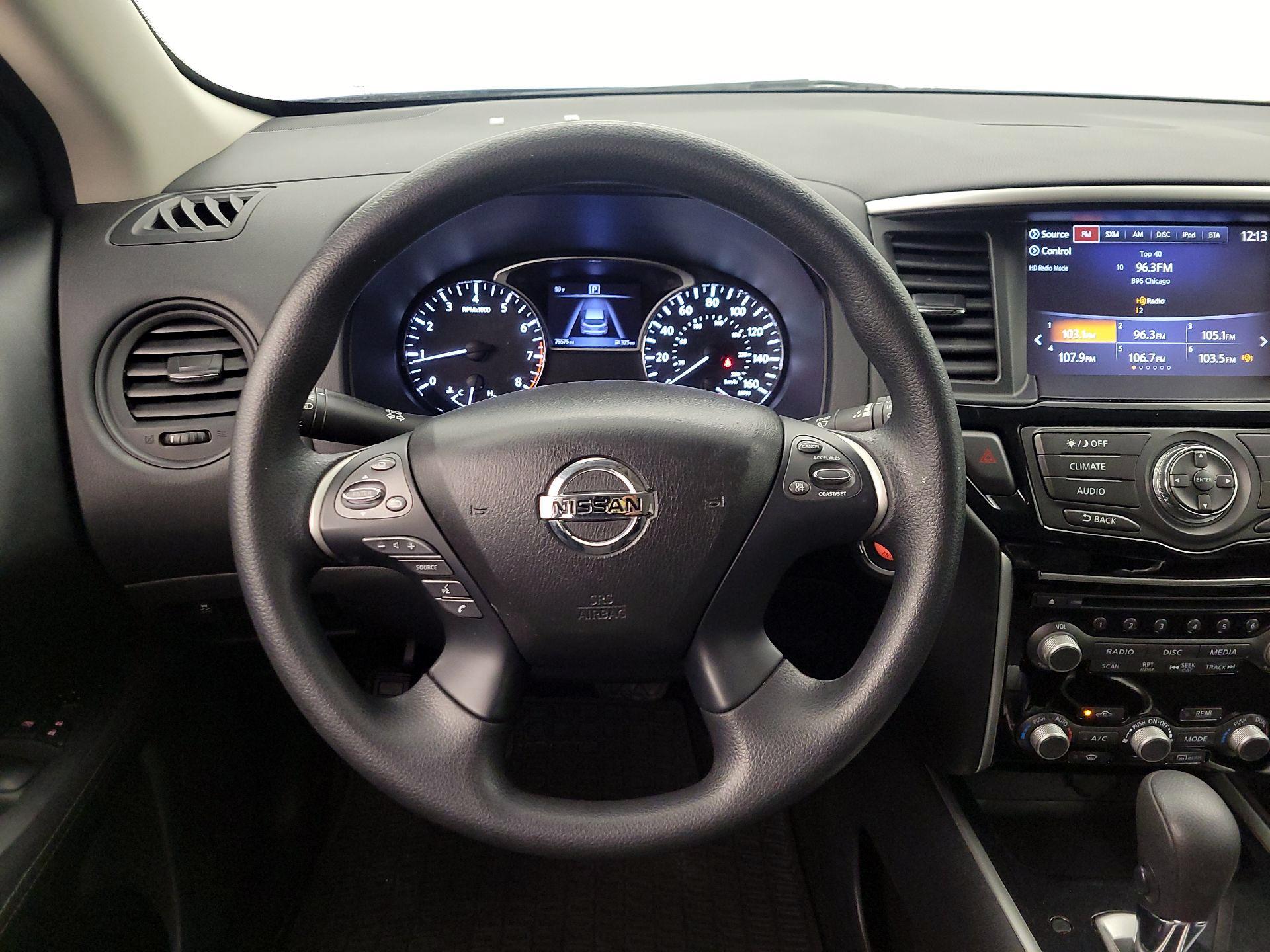 Thumbnail: 2017 Nissan Pathfinder - 10