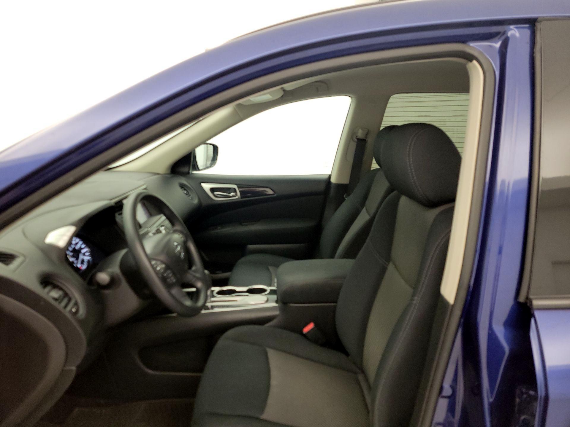 Thumbnail: 2017 Nissan Pathfinder - 11