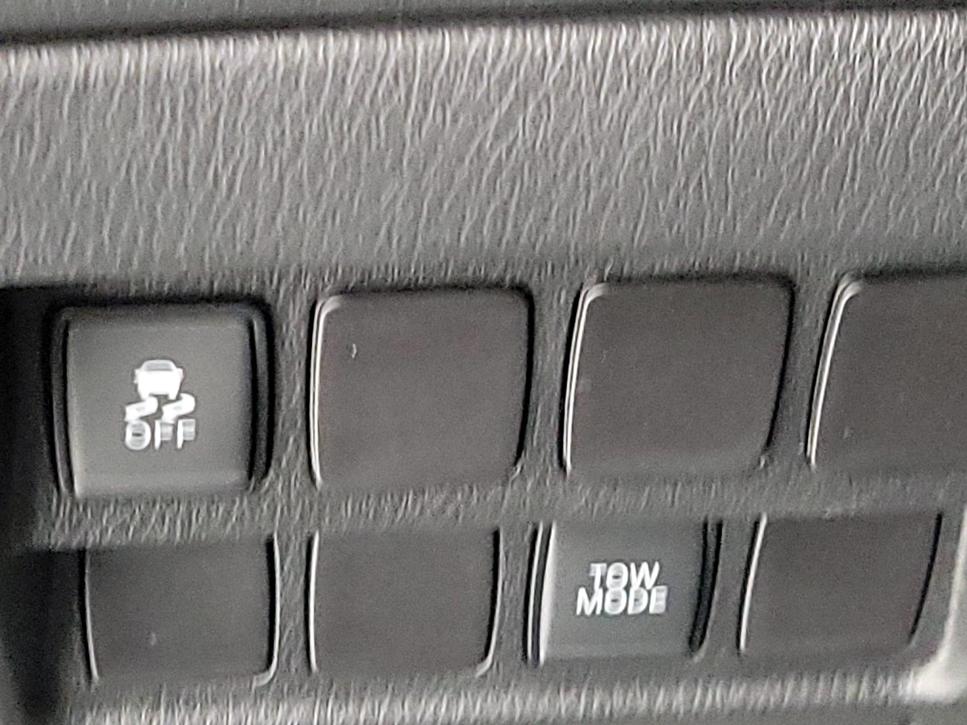 Thumbnail: 2017 Nissan Pathfinder - 13