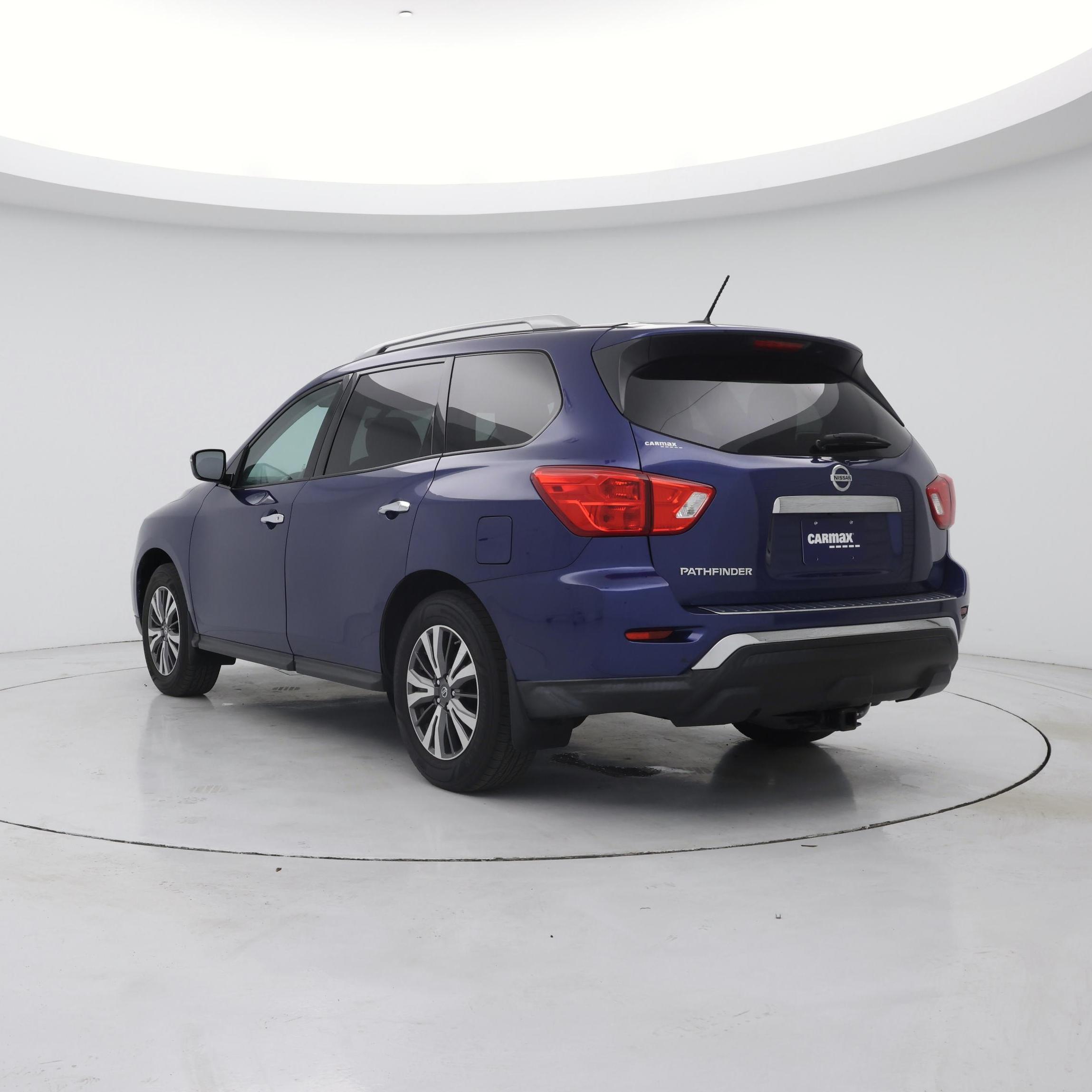 Thumbnail: 2017 Nissan Pathfinder - 2