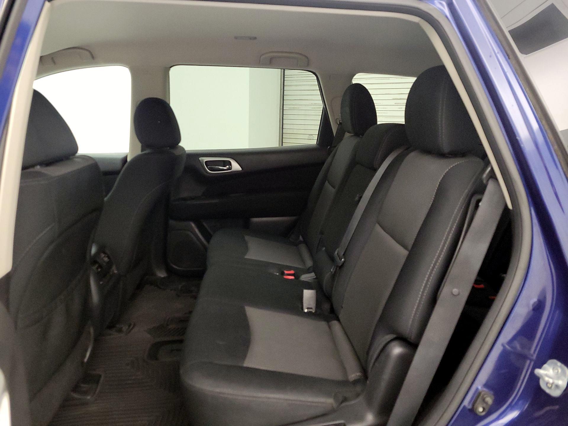 Thumbnail: 2017 Nissan Pathfinder - 19