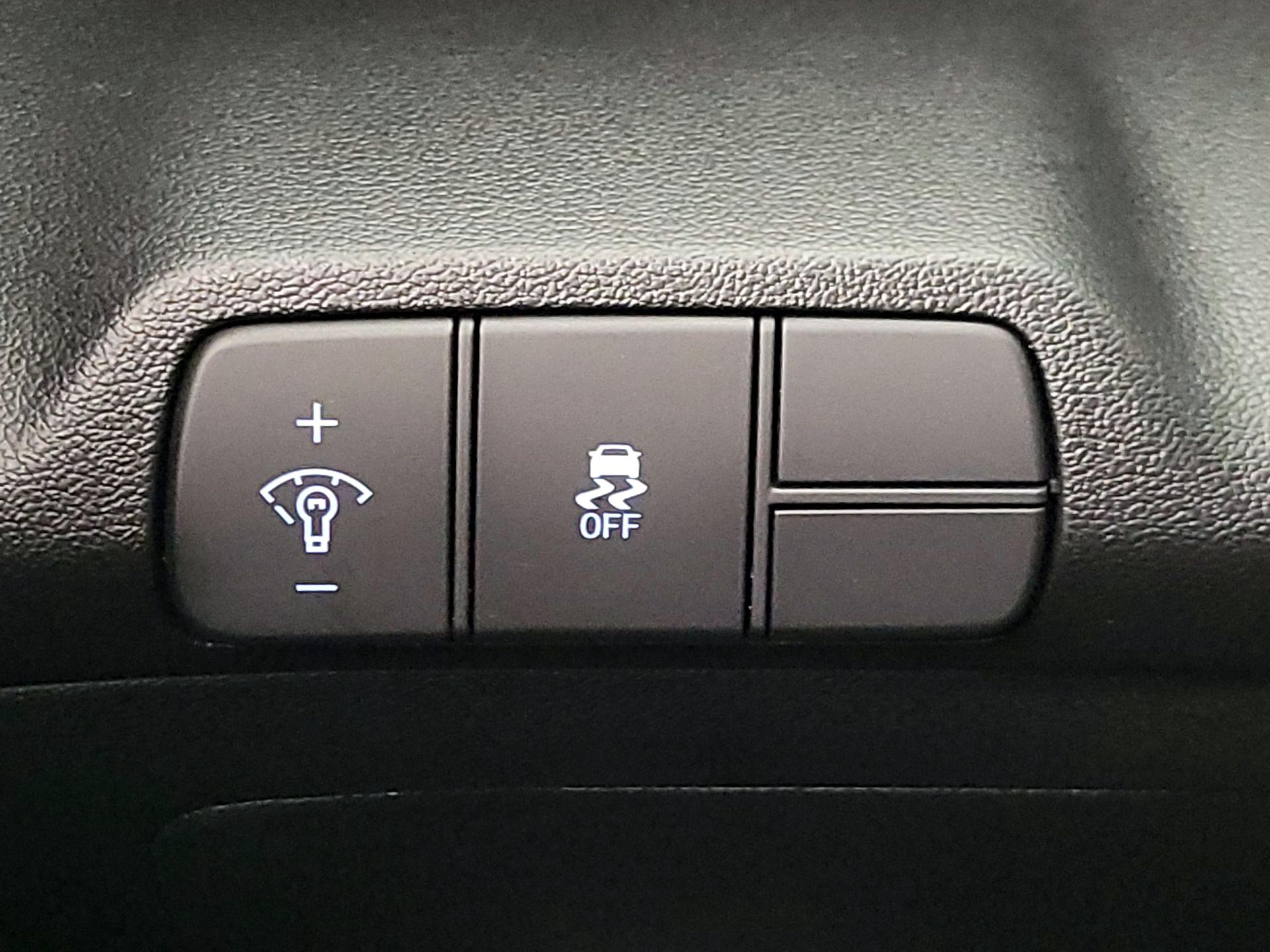 Thumbnail: 2025 Hyundai Elantra - 13