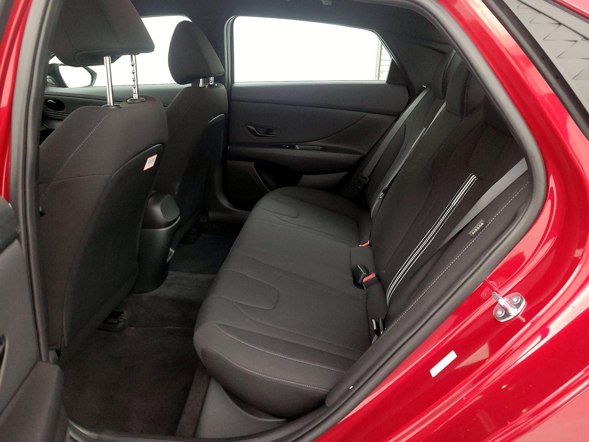 Thumbnail: 2025 Hyundai Elantra - 19