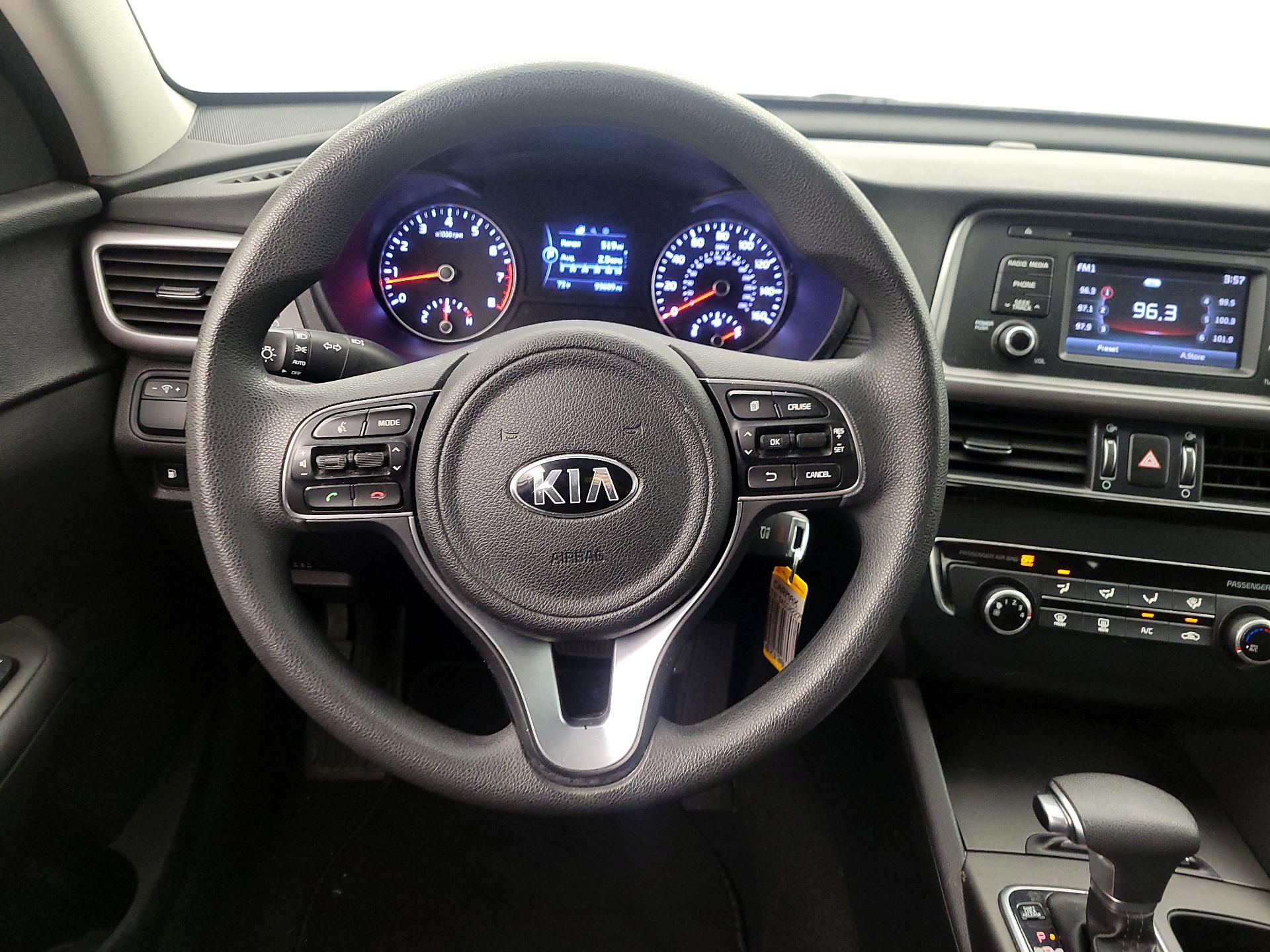 Thumbnail: 2016 Kia Optima - 10