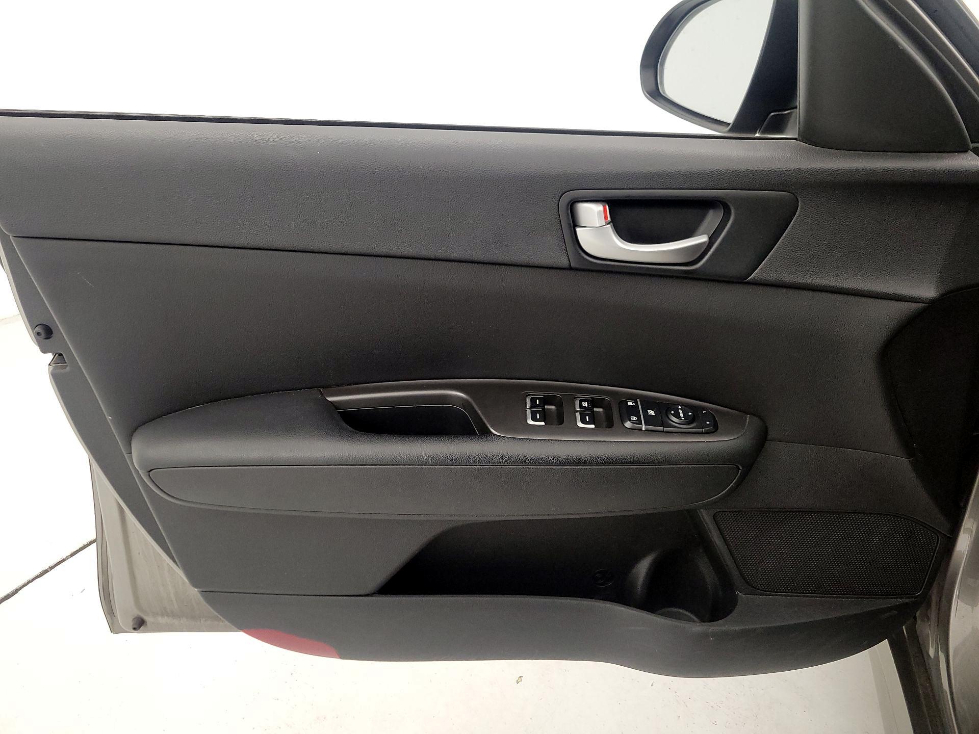 Thumbnail: 2016 Kia Optima - 12