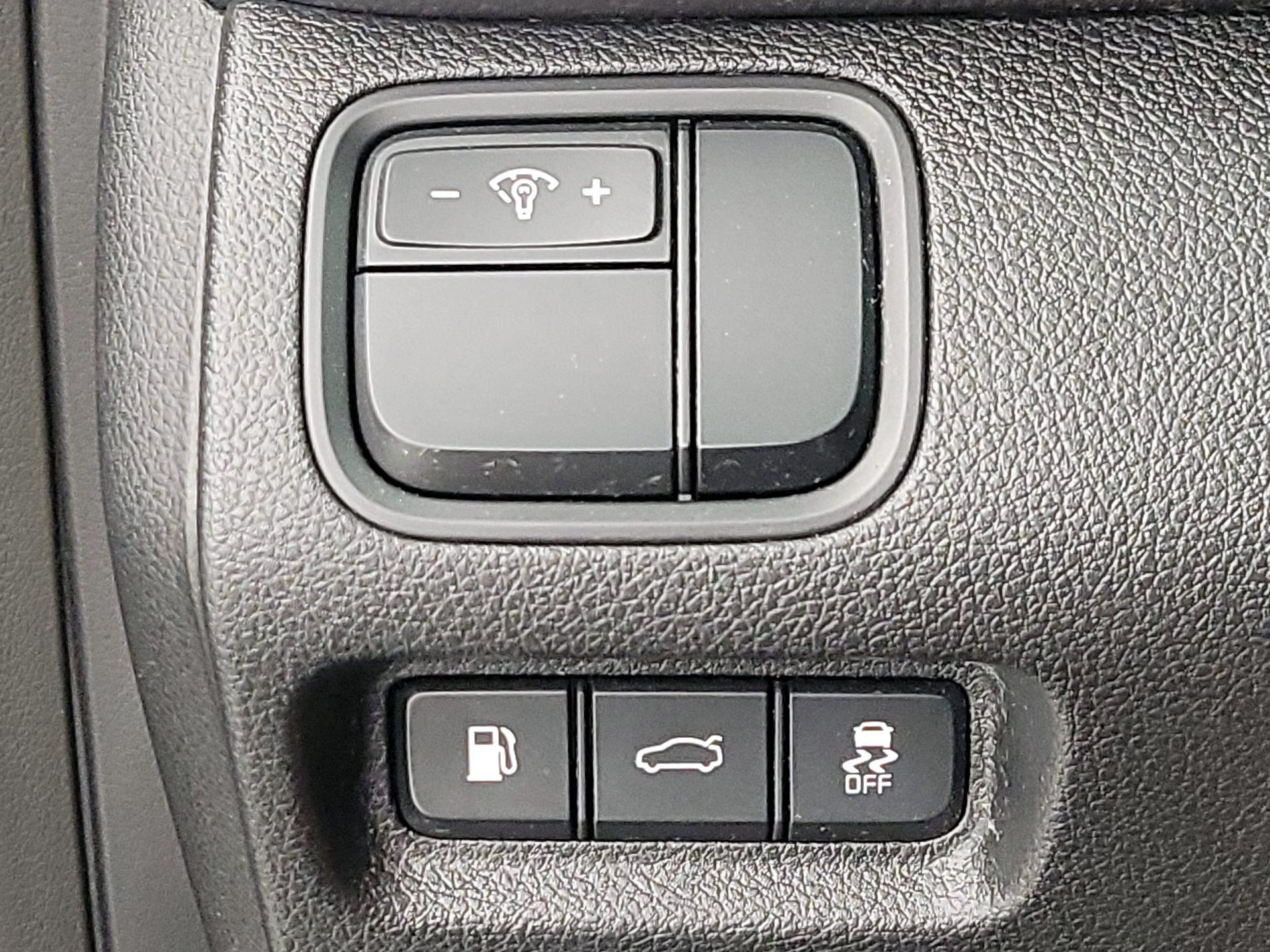 Thumbnail: 2016 Kia Optima - 13