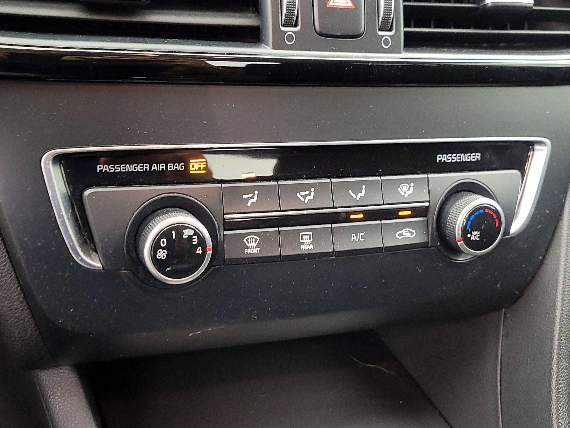 Thumbnail: 2016 Kia Optima - 16