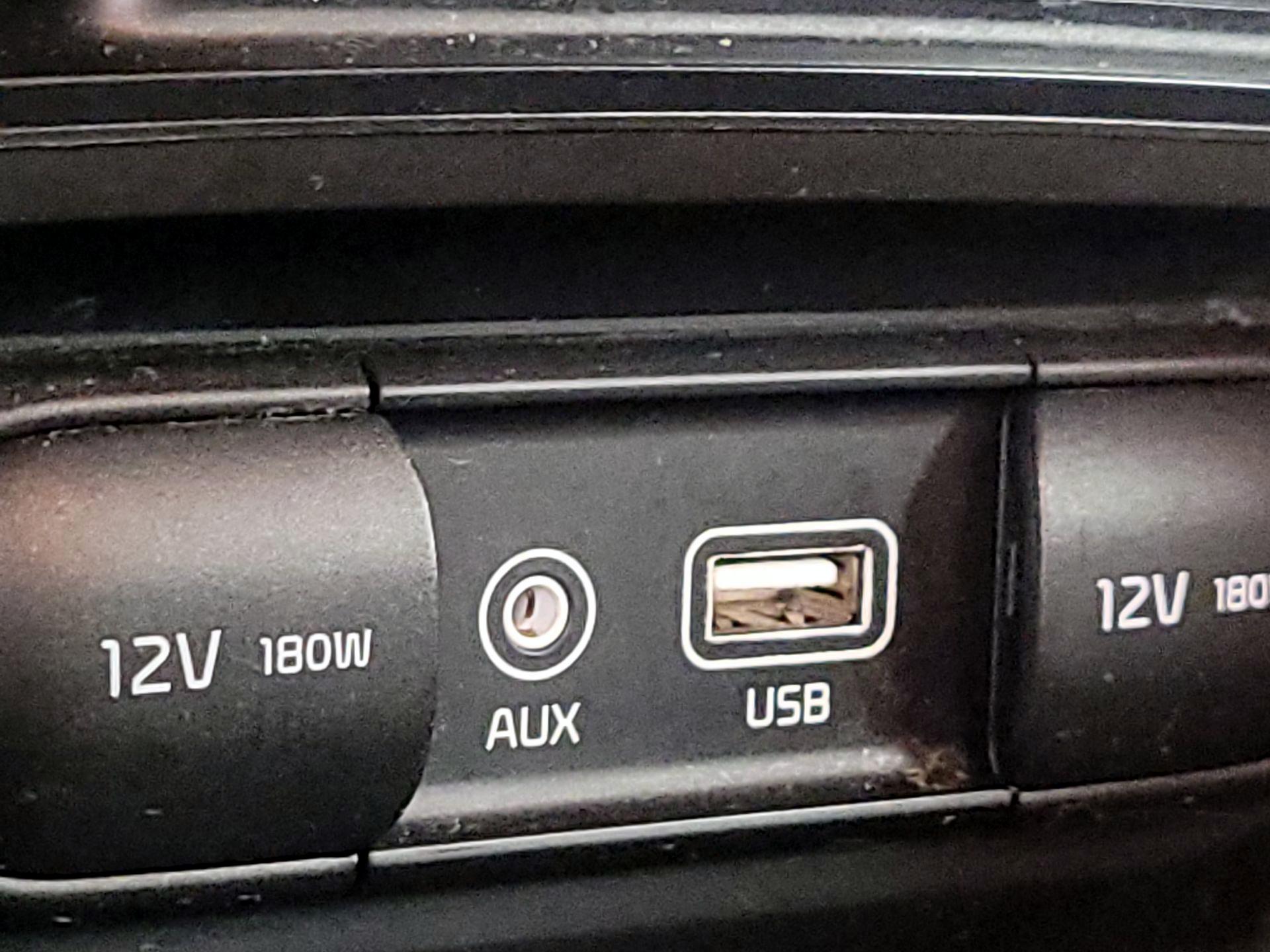 Thumbnail: 2016 Kia Optima - 18