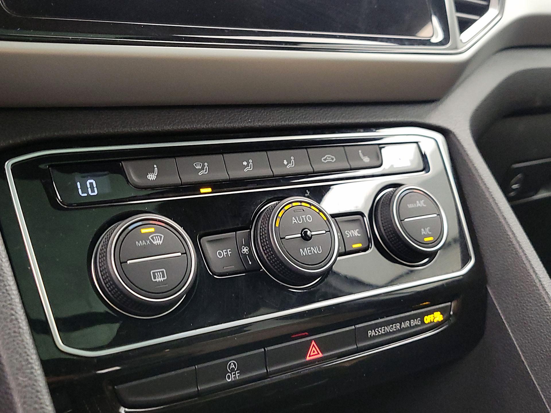 Thumbnail: 2023 Volkswagen Atlas - 17