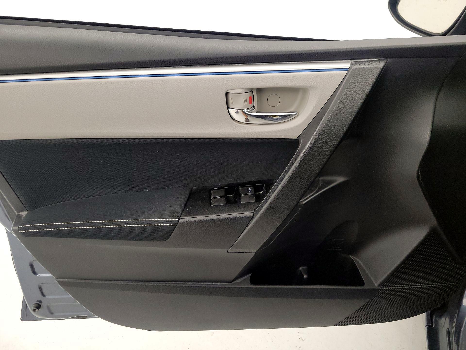 Thumbnail: 2014 Toyota Corolla - 12