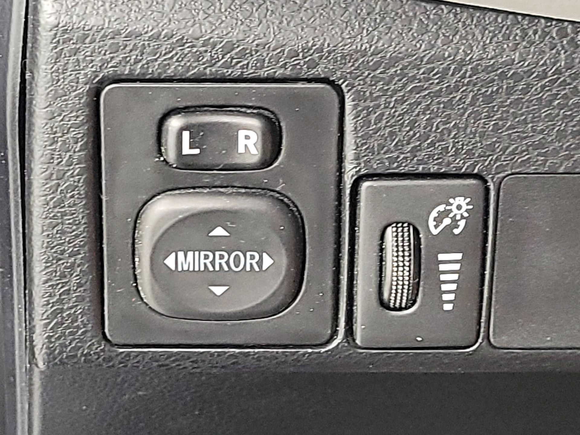 Thumbnail: 2014 Toyota Corolla - 13