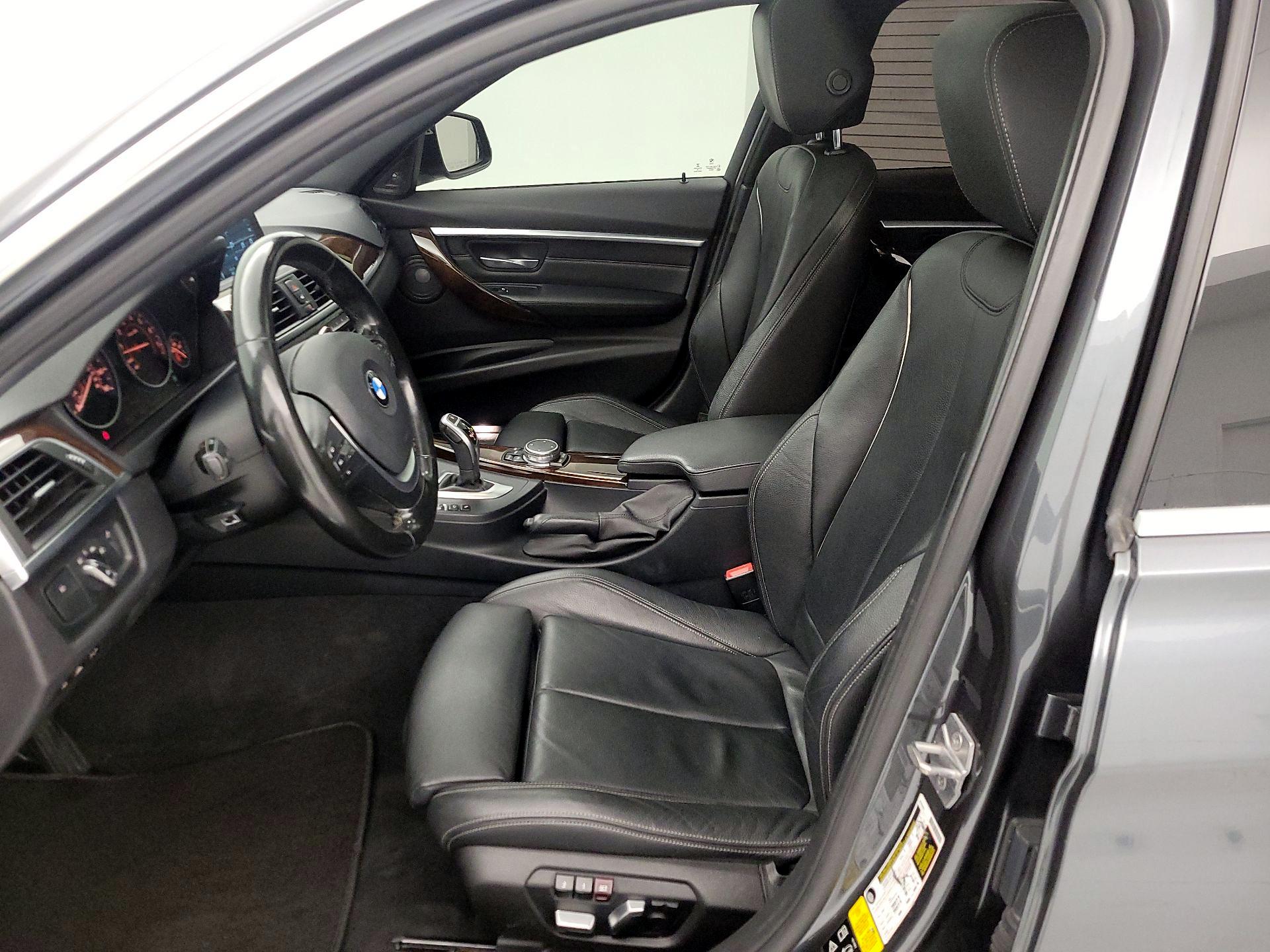 Thumbnail: 2017 BMW 3 Series - 11