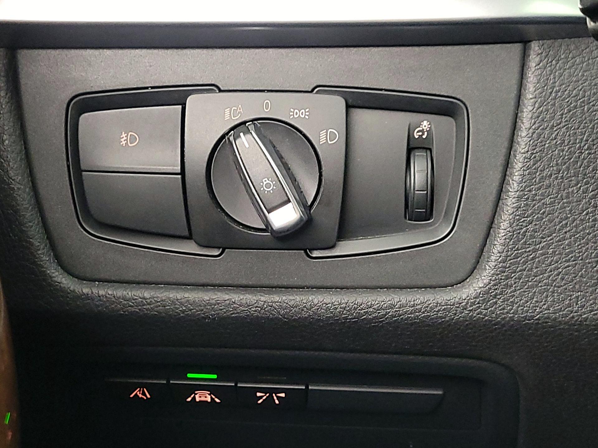 Thumbnail: 2017 BMW 3 Series - 13