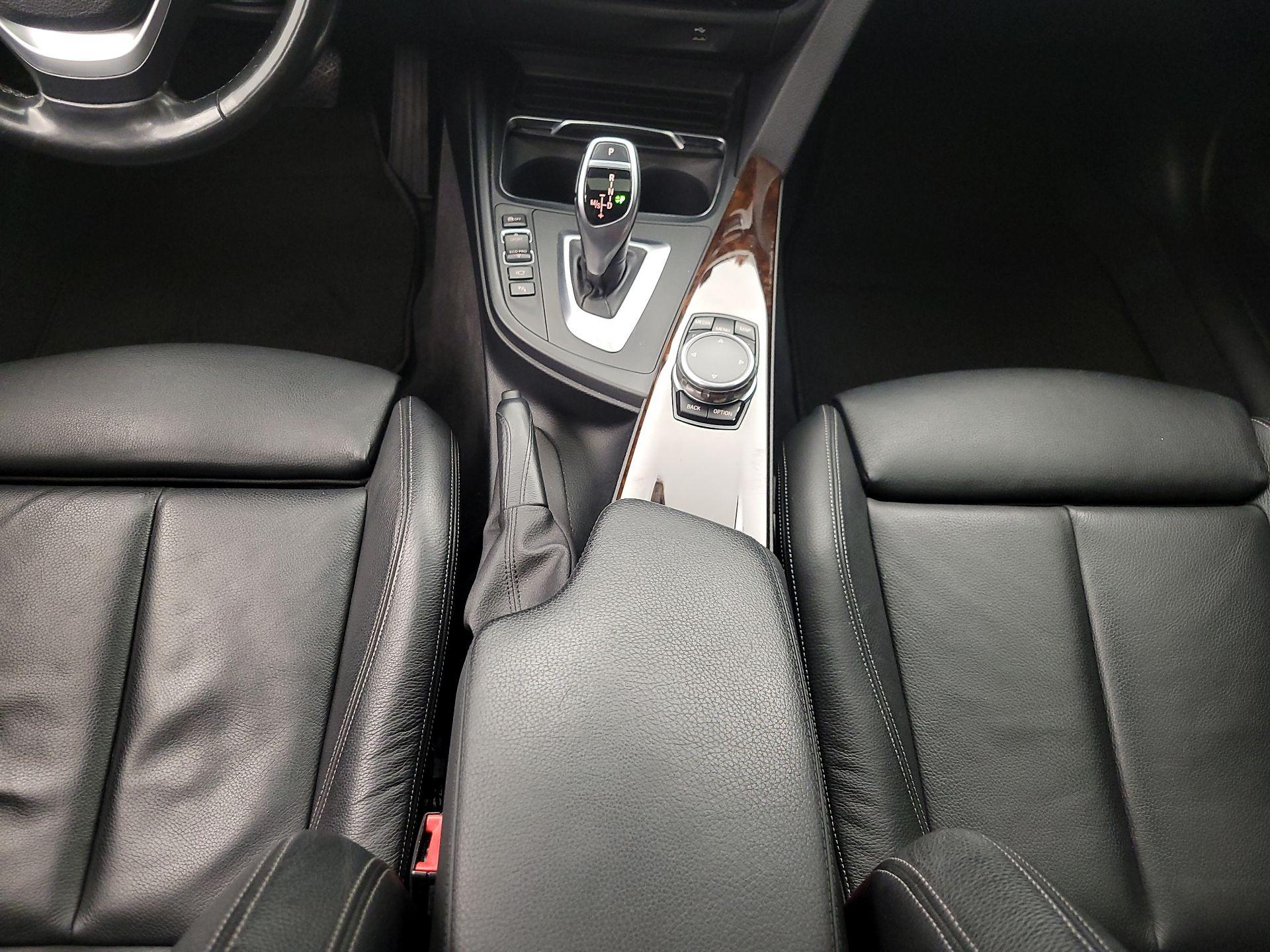 Thumbnail: 2017 BMW 3 Series - 18