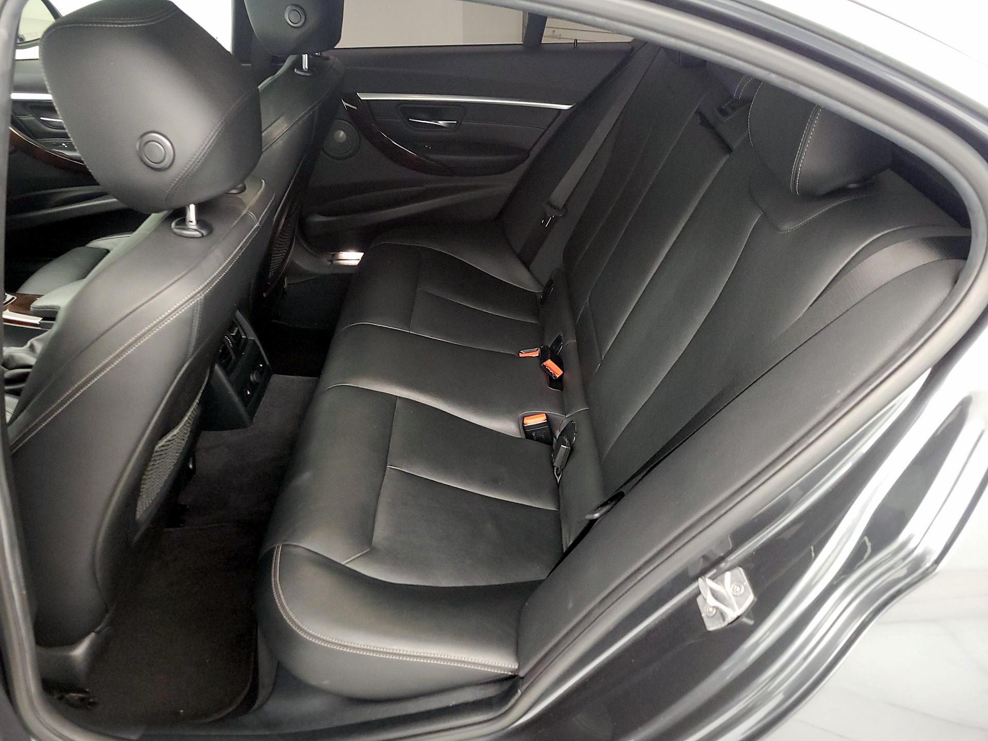 Thumbnail: 2017 BMW 3 Series - 20