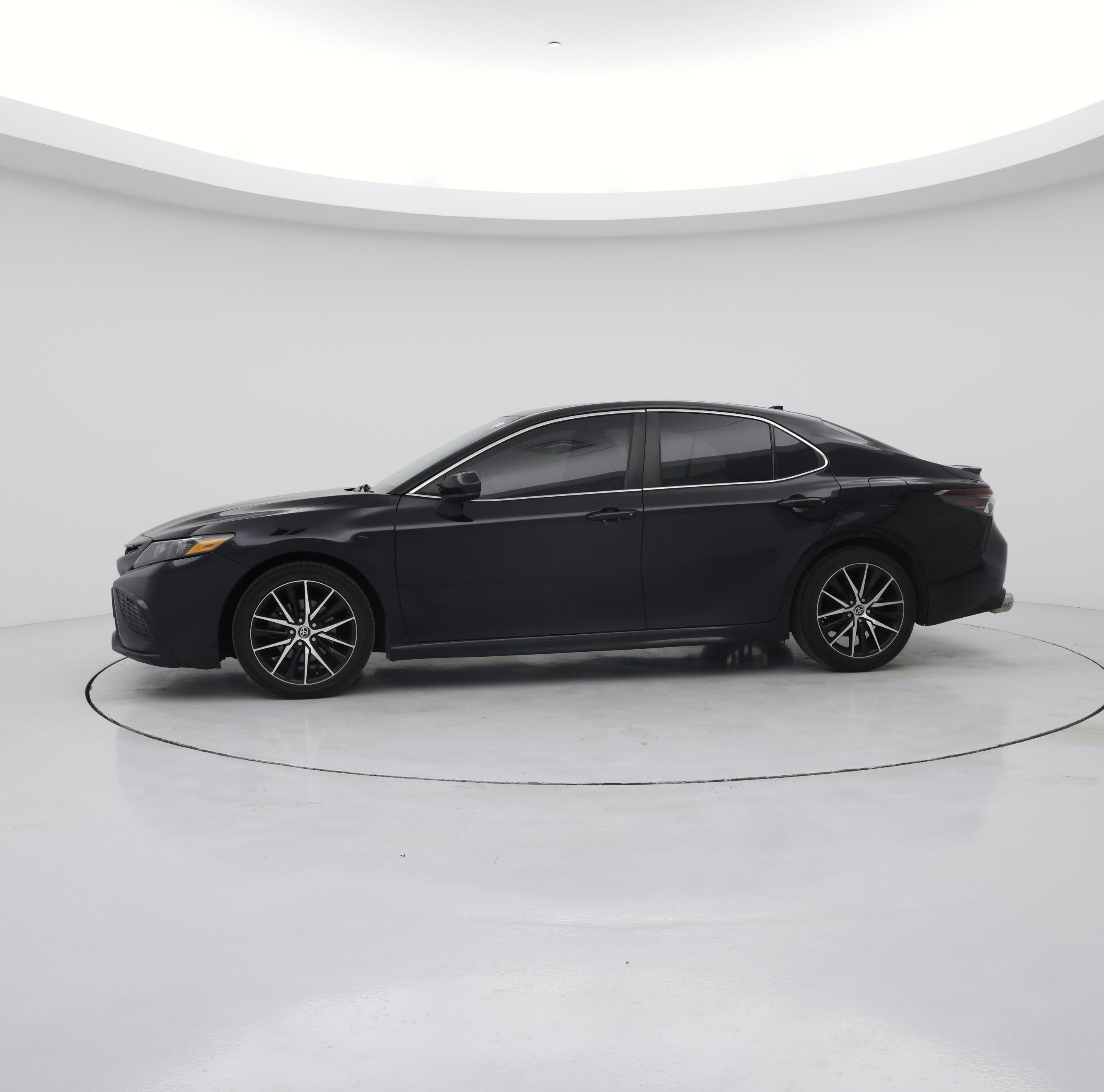 Thumbnail: 2021 Toyota Camry - 3