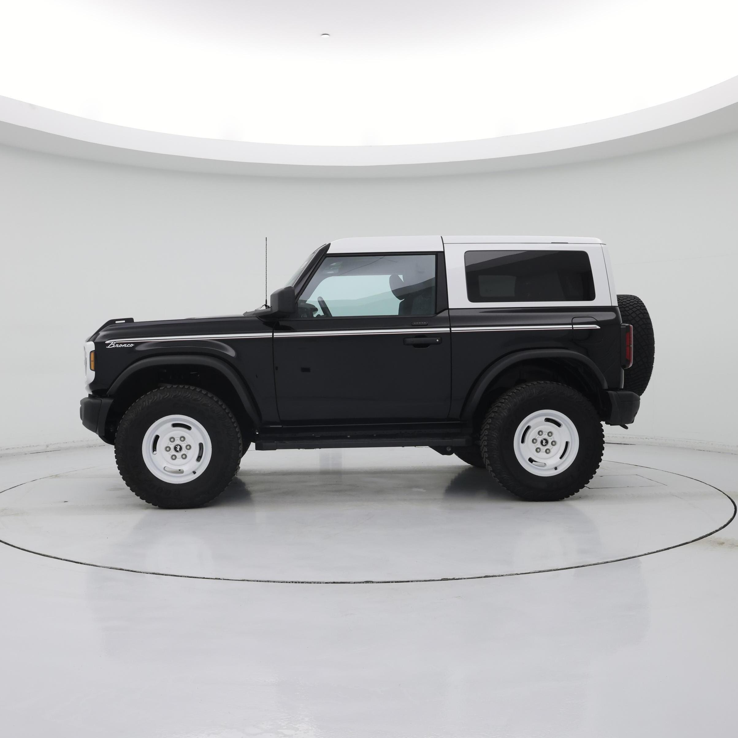 Thumbnail: 2023 Ford Bronco - 3