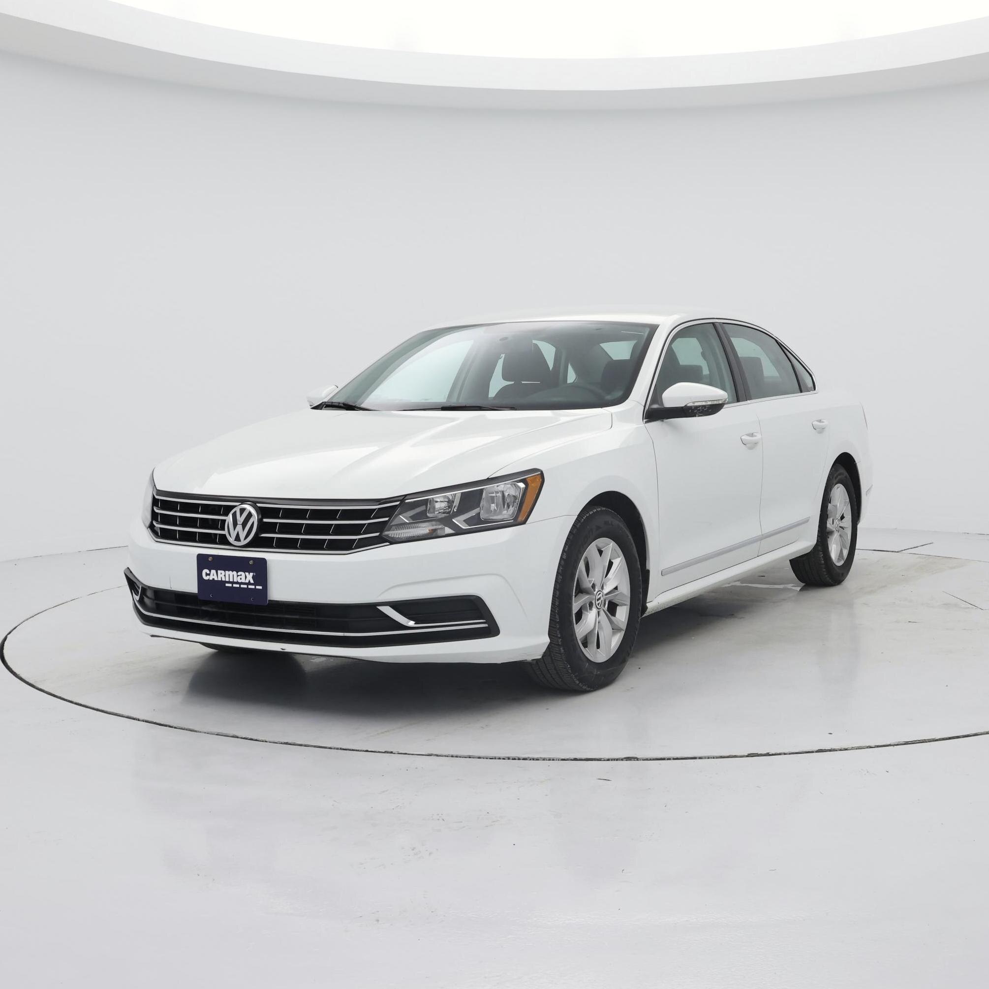 Thumbnail: 2016 Volkswagen Passat - 4