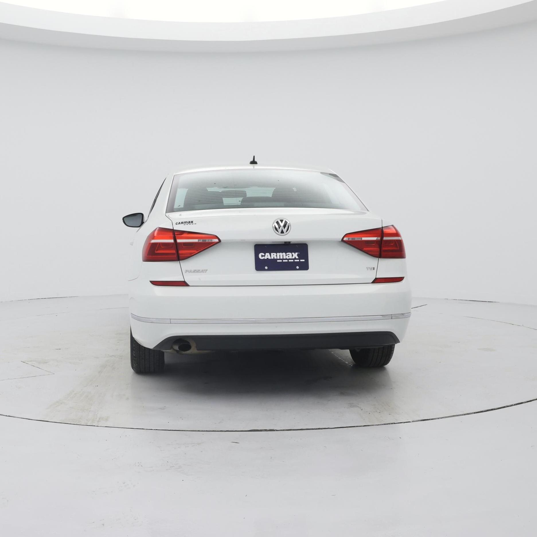 Thumbnail: 2016 Volkswagen Passat - 6