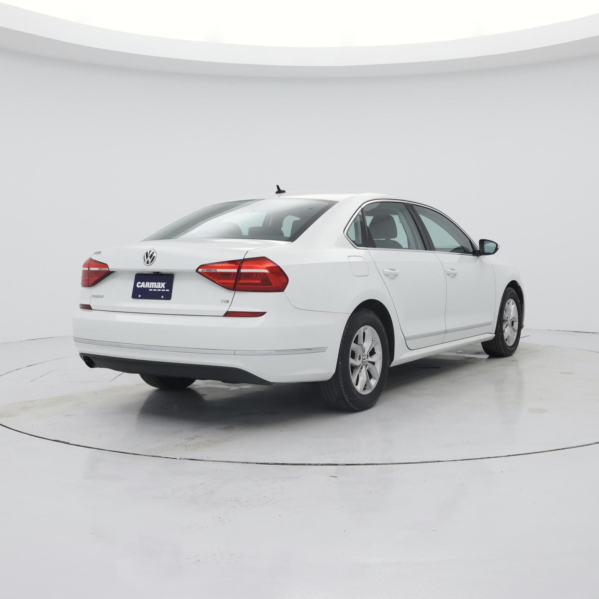 Thumbnail: 2016 Volkswagen Passat - 8