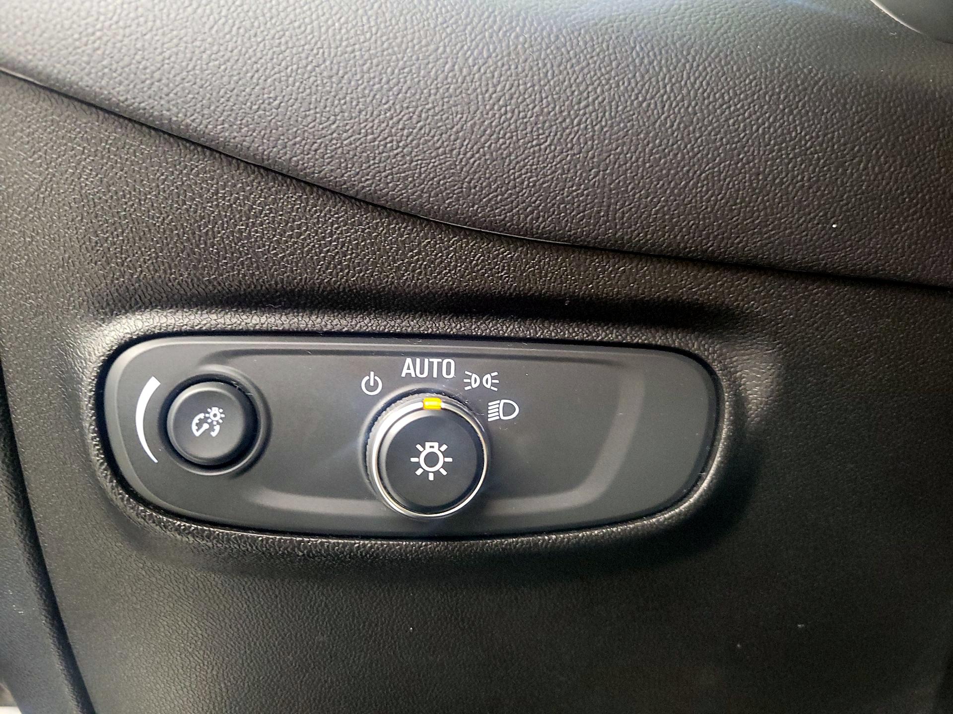 Thumbnail: 2020 Chevrolet Equinox - 13