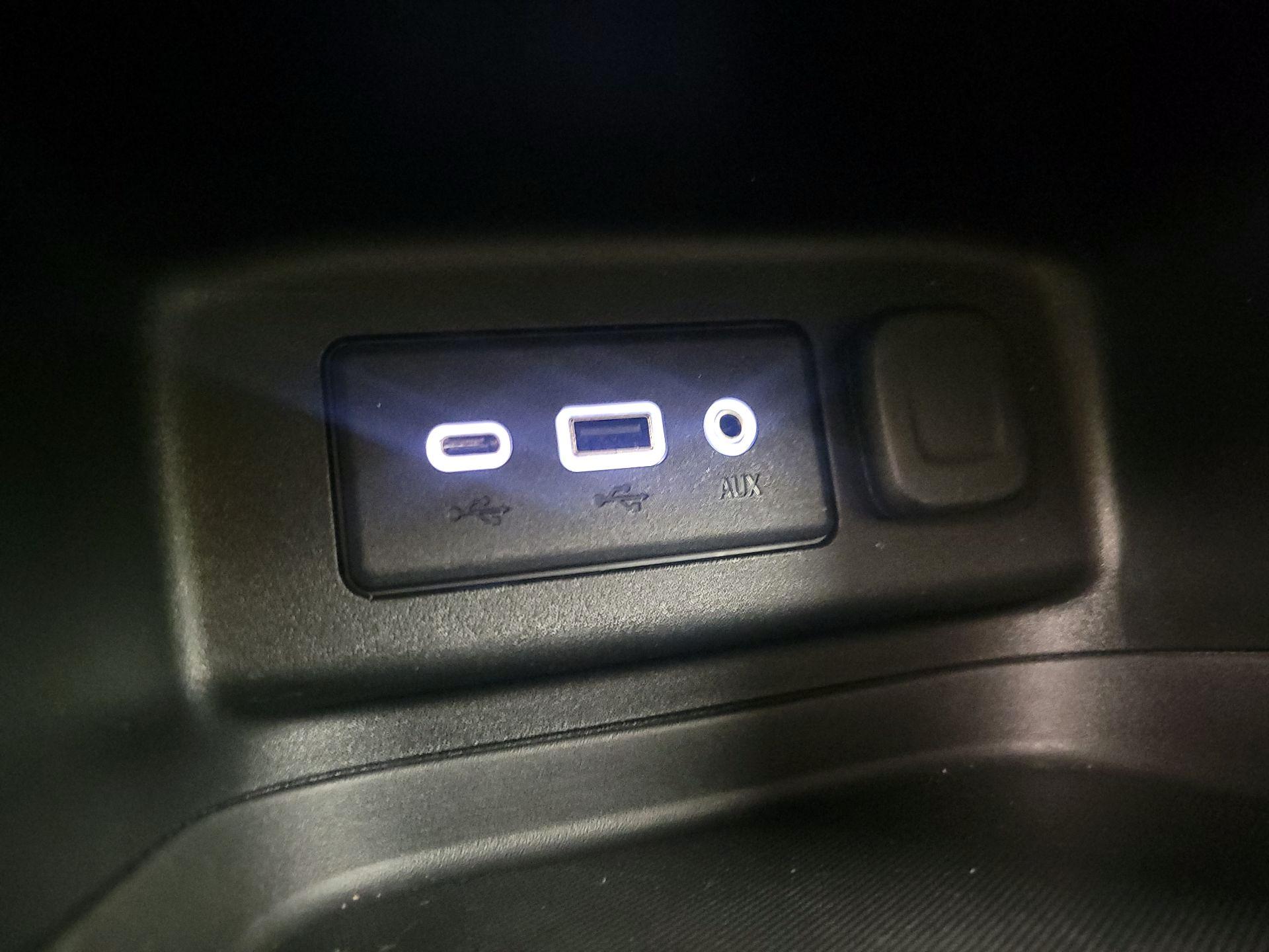 Thumbnail: 2020 Chevrolet Equinox - 18