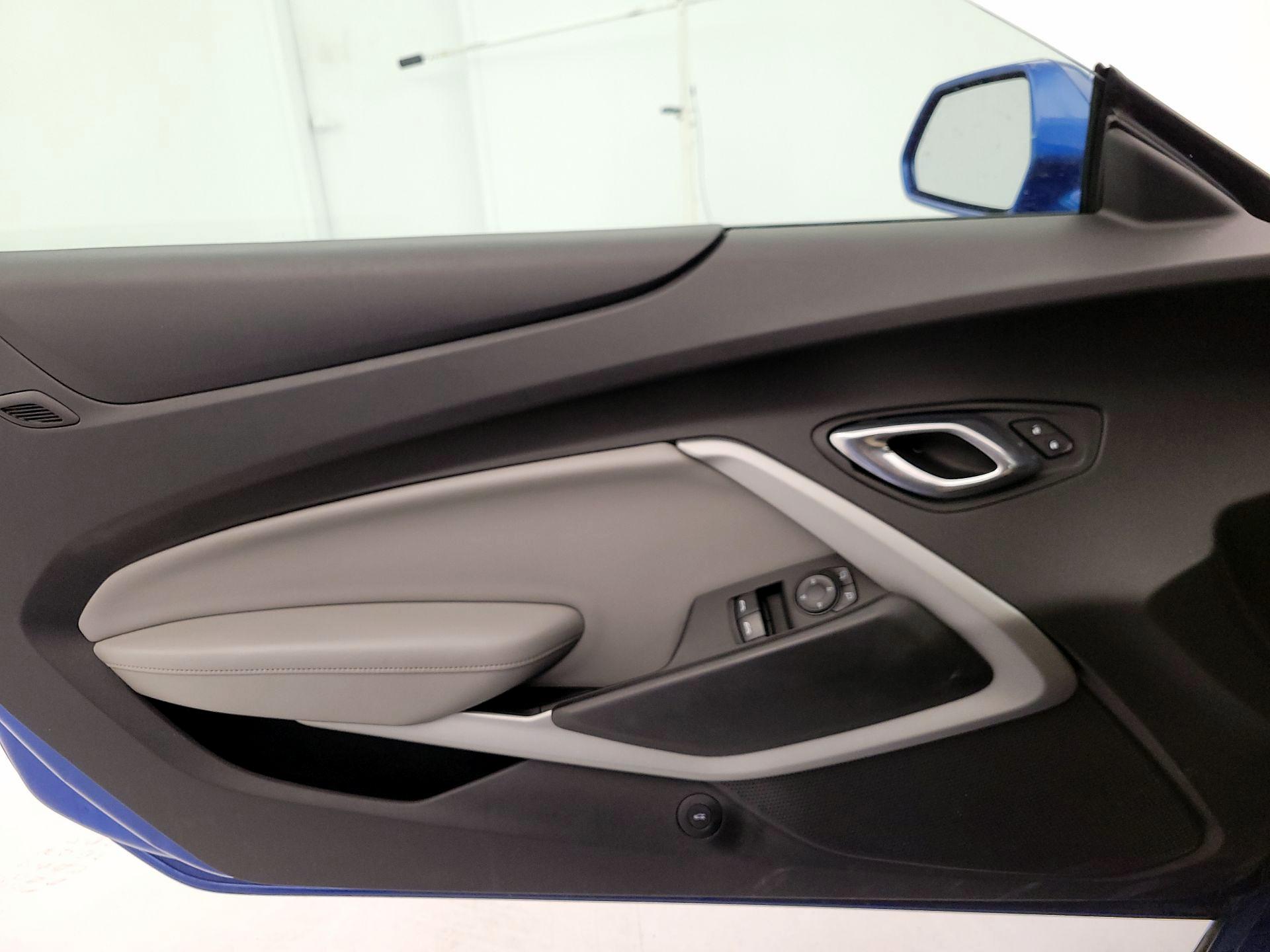 Thumbnail: 2017 Chevrolet Camaro - 12