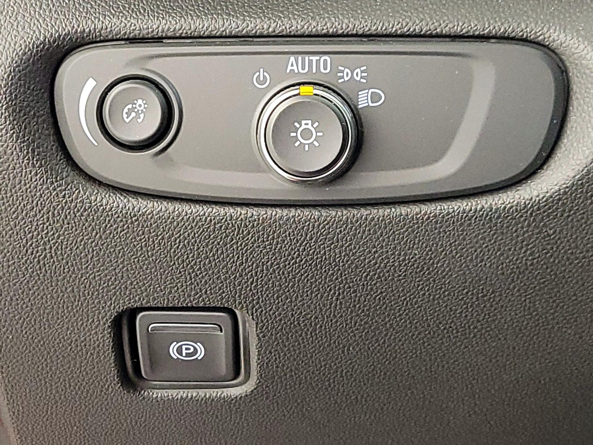 Thumbnail: 2019 Chevrolet Blazer - 13