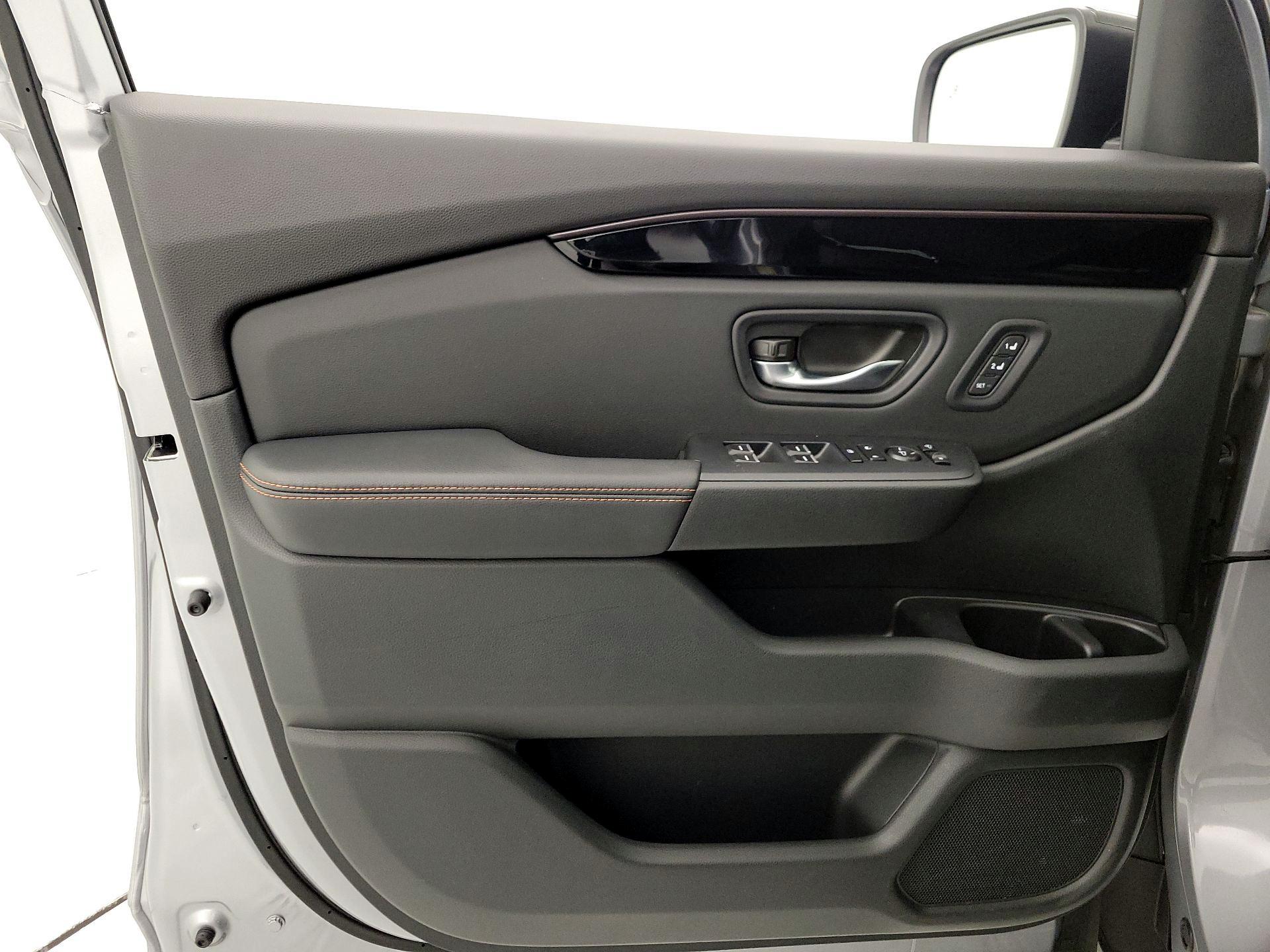 Thumbnail: 2025 Honda Pilot - 12