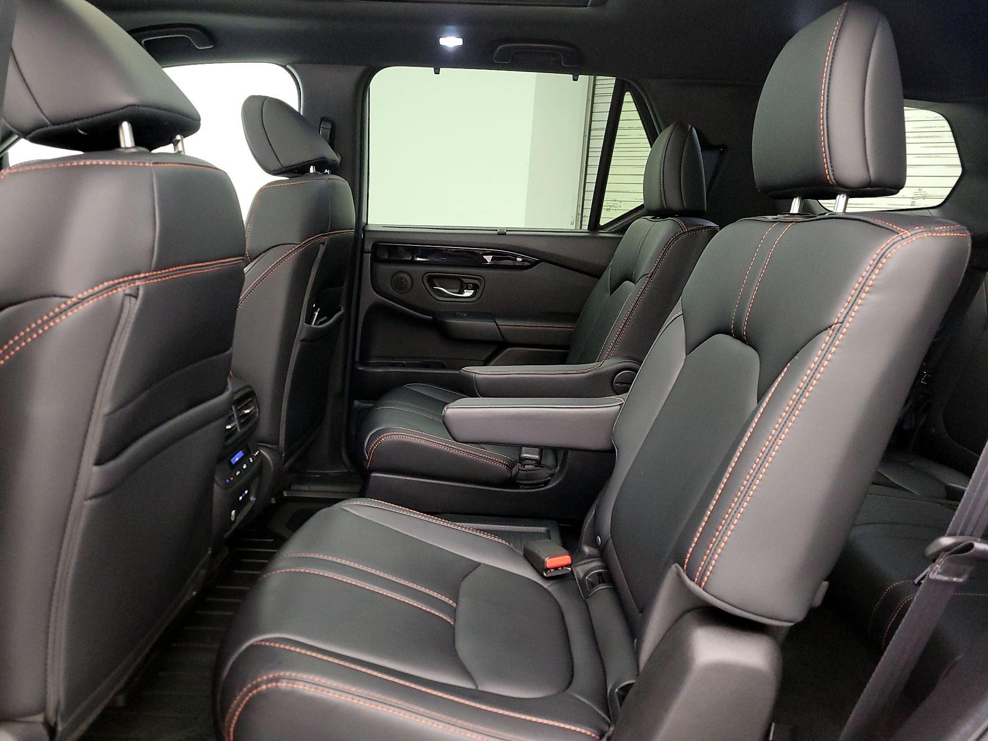 Thumbnail: 2025 Honda Pilot - 20