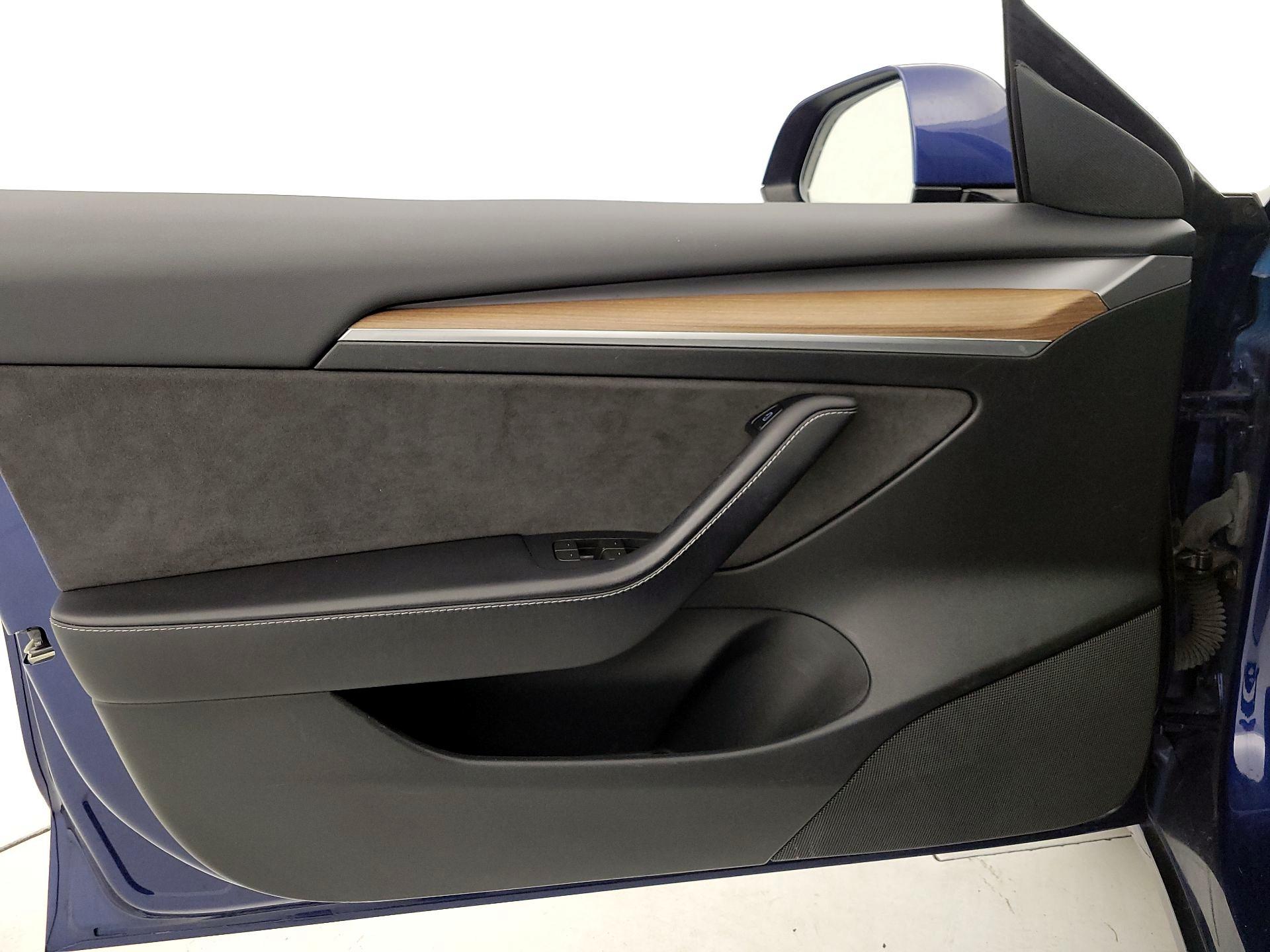 Thumbnail: 2023 Tesla Model 3 - 12