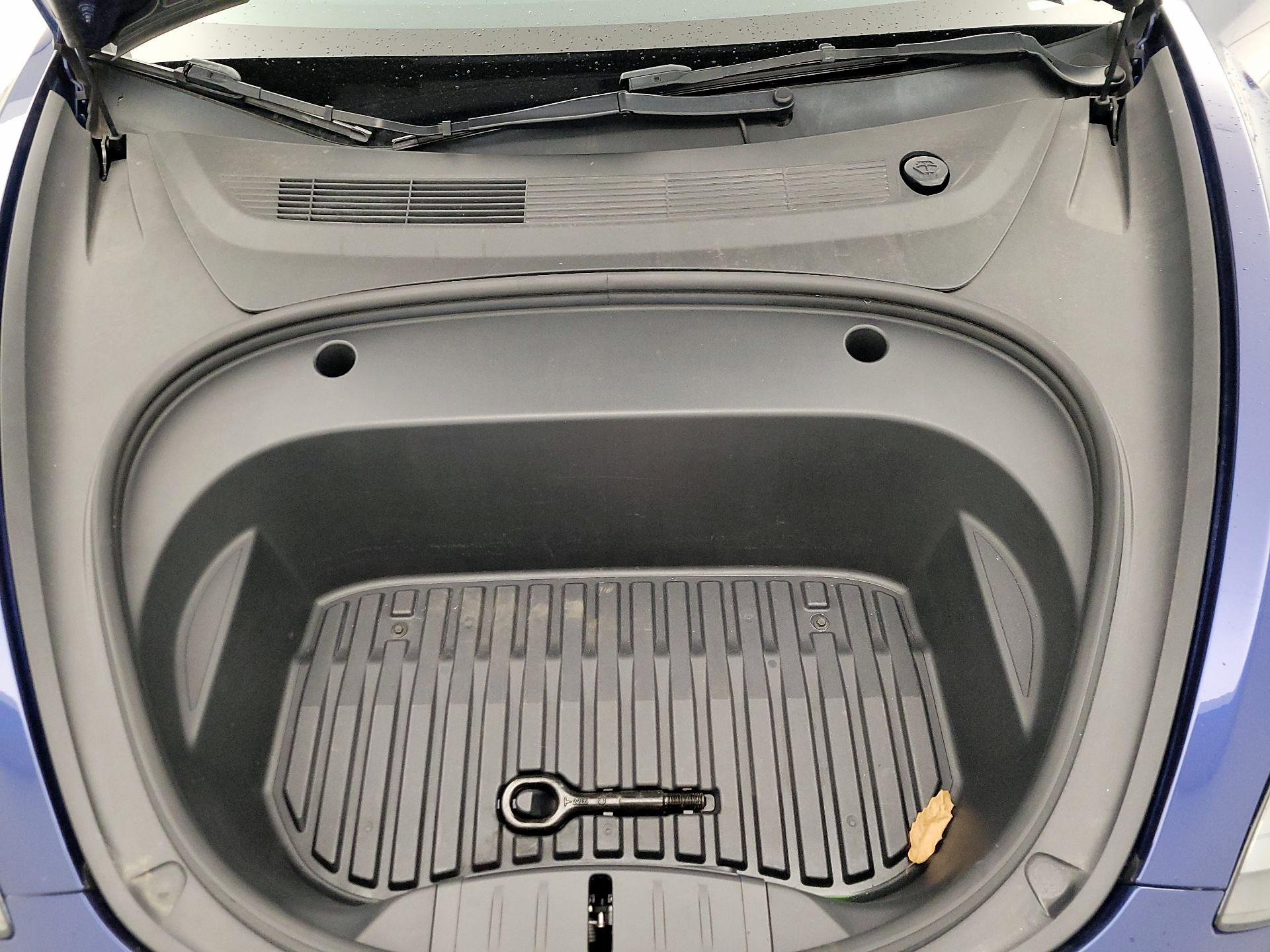 Thumbnail: 2023 Tesla Model 3 - 19