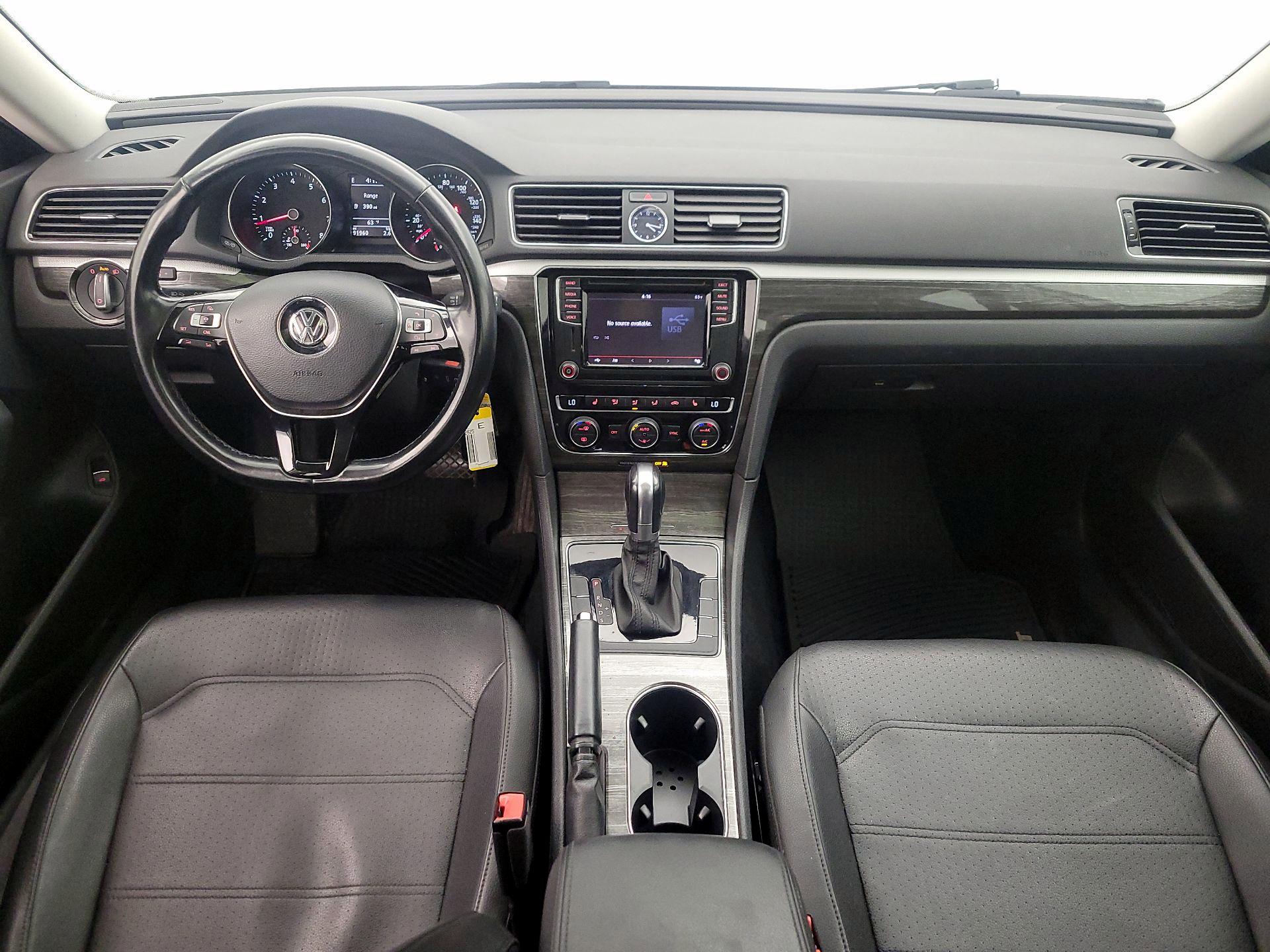 Thumbnail: 2016 Volkswagen Passat - 9