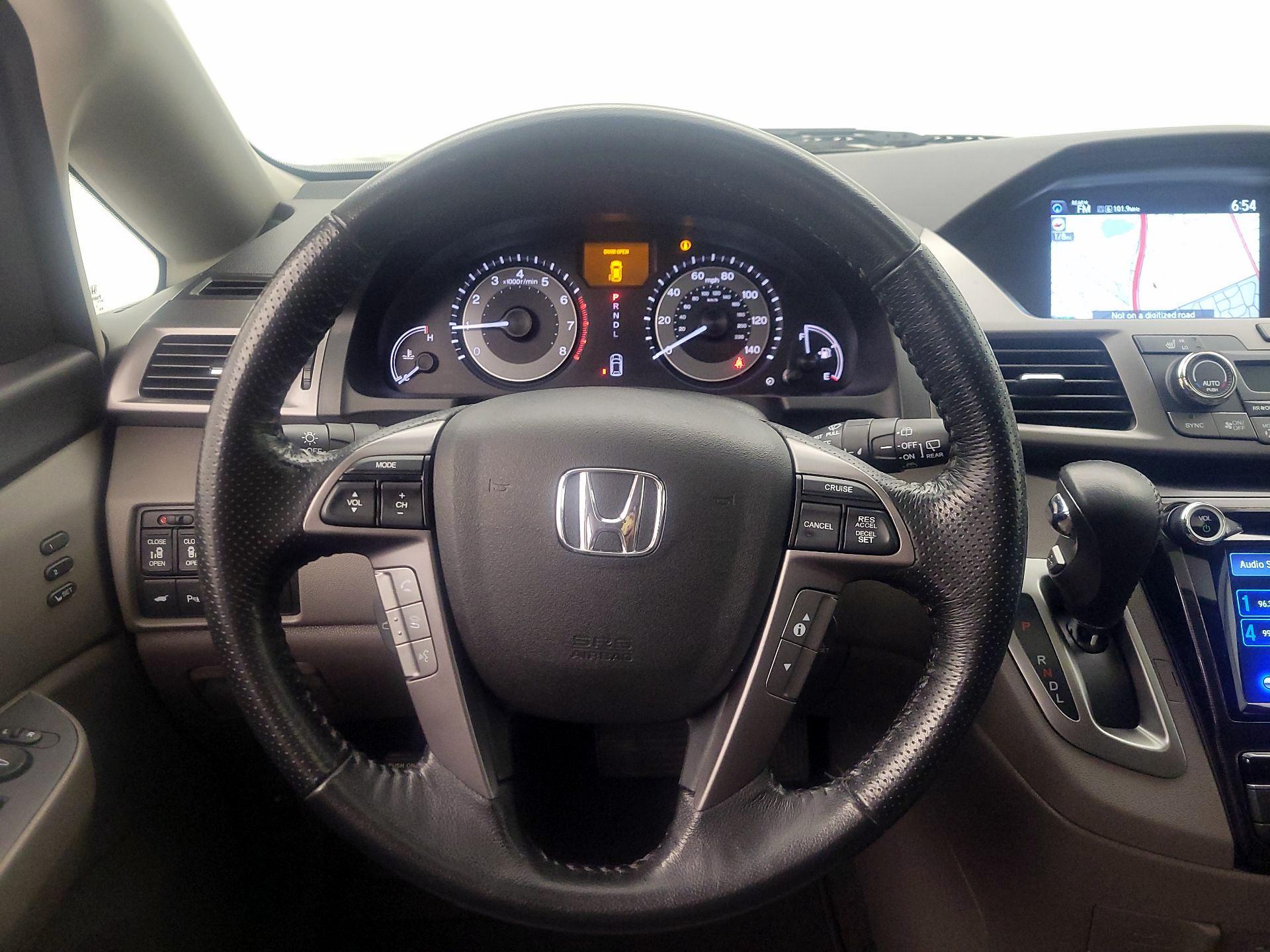 Thumbnail: 2015 Honda Odyssey - 10