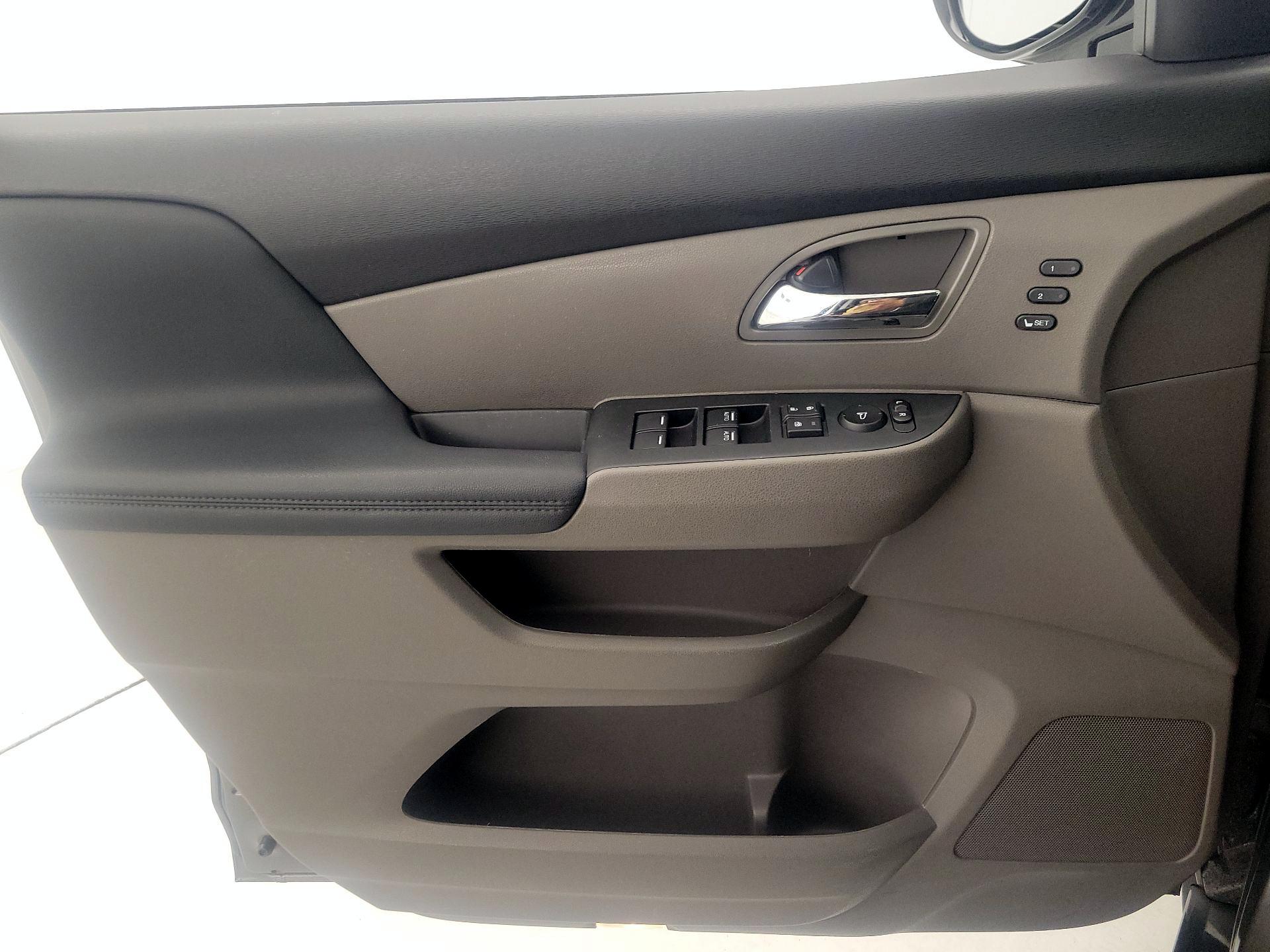 Thumbnail: 2015 Honda Odyssey - 12