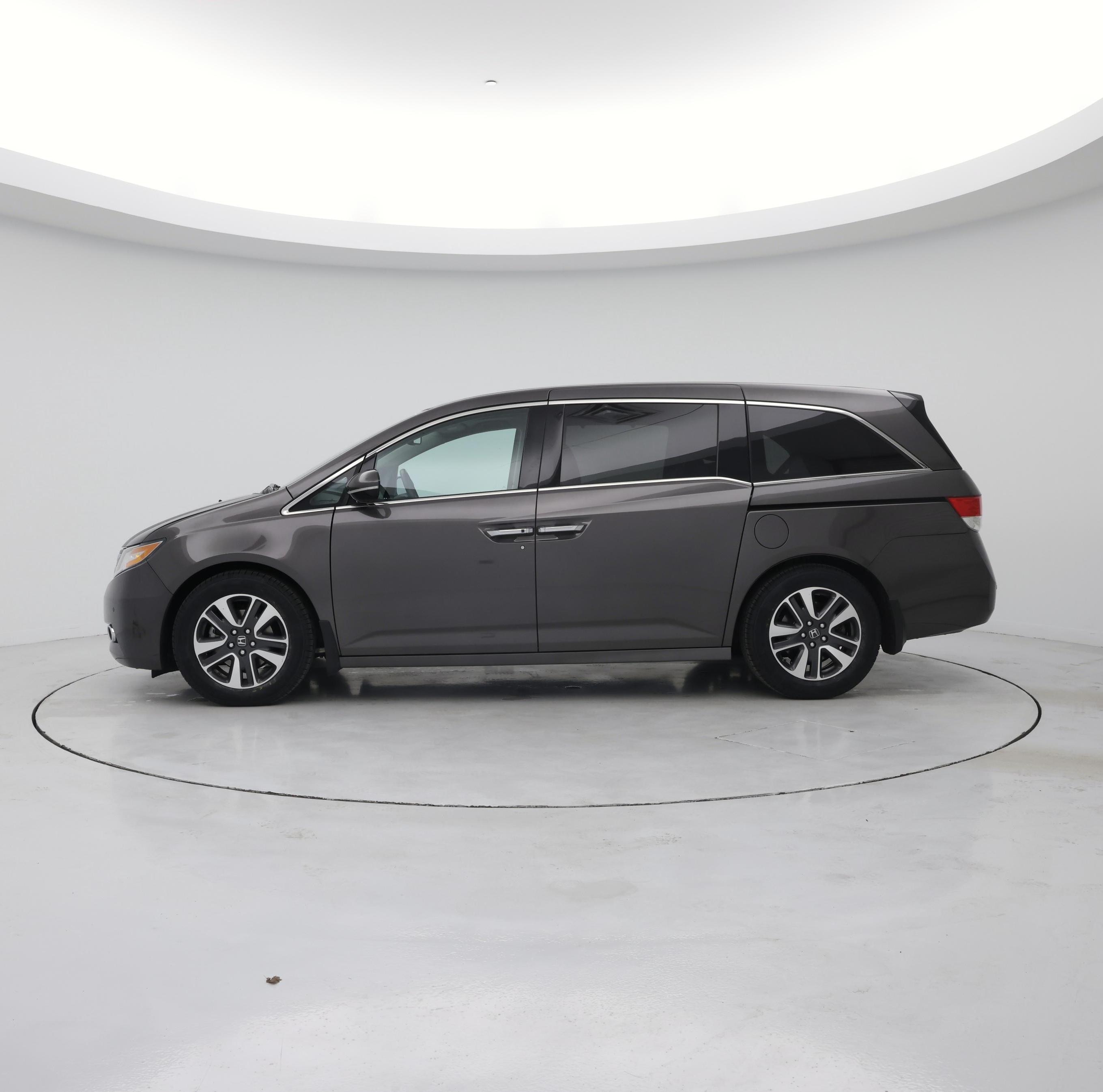 Thumbnail: 2015 Honda Odyssey - 3