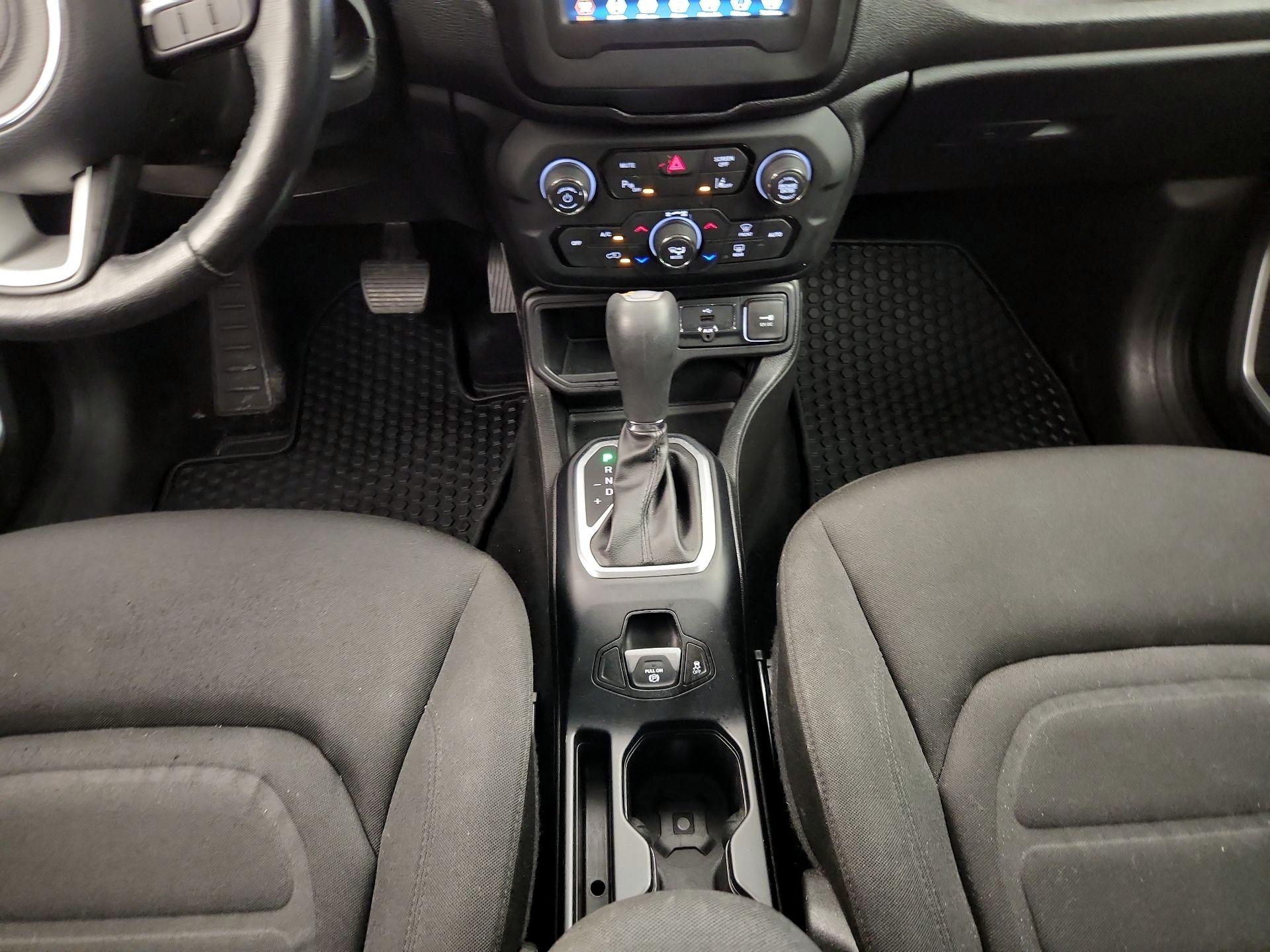 Thumbnail: 2018 Jeep Renegade - 17