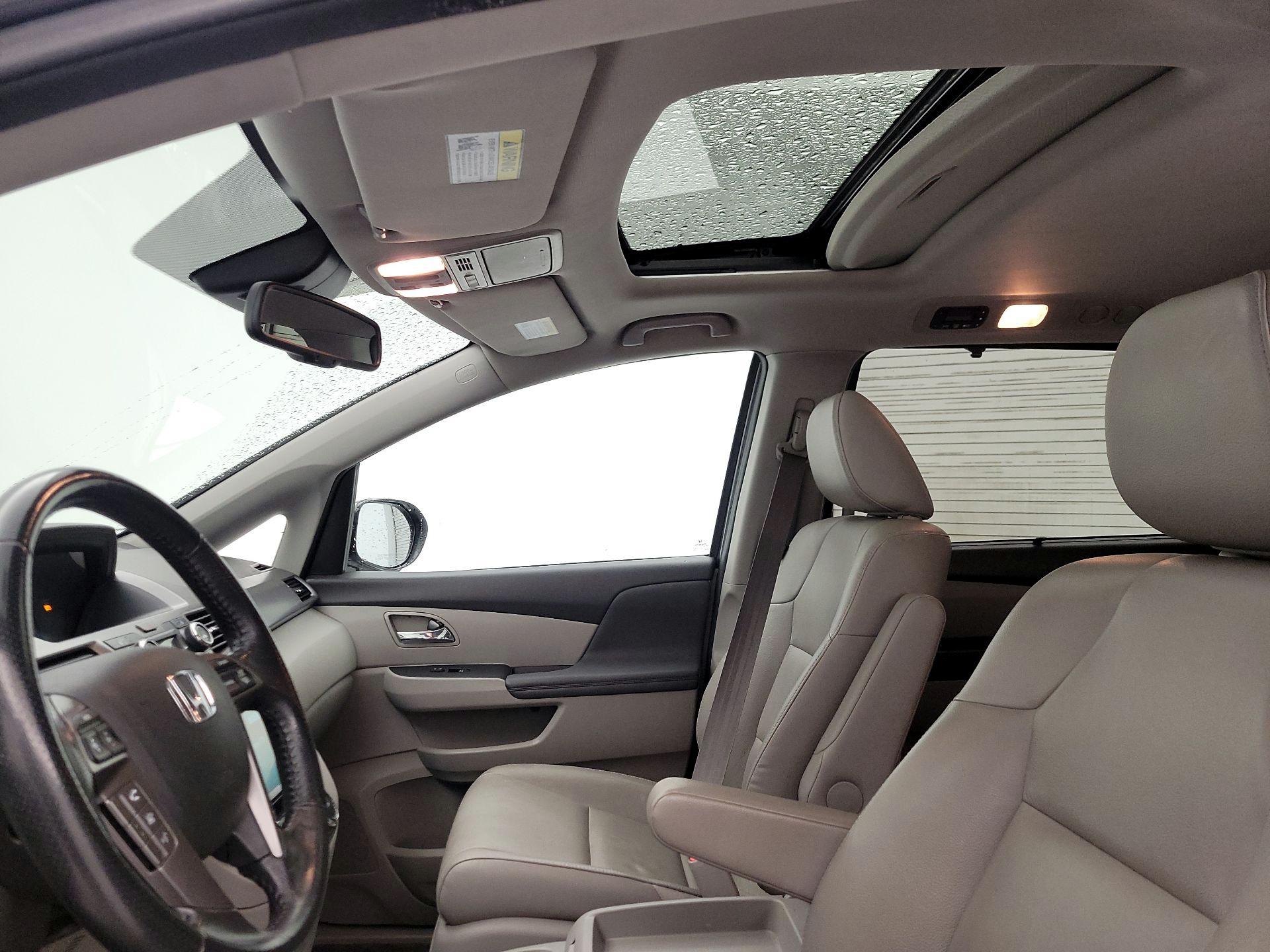 Thumbnail: 2015 Honda Odyssey - 19