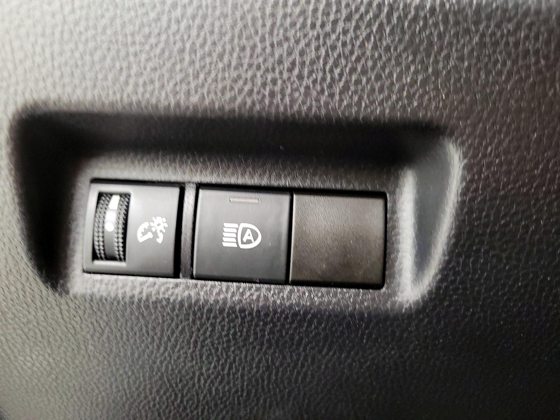 Thumbnail: 2019 Toyota RAV4 - 13