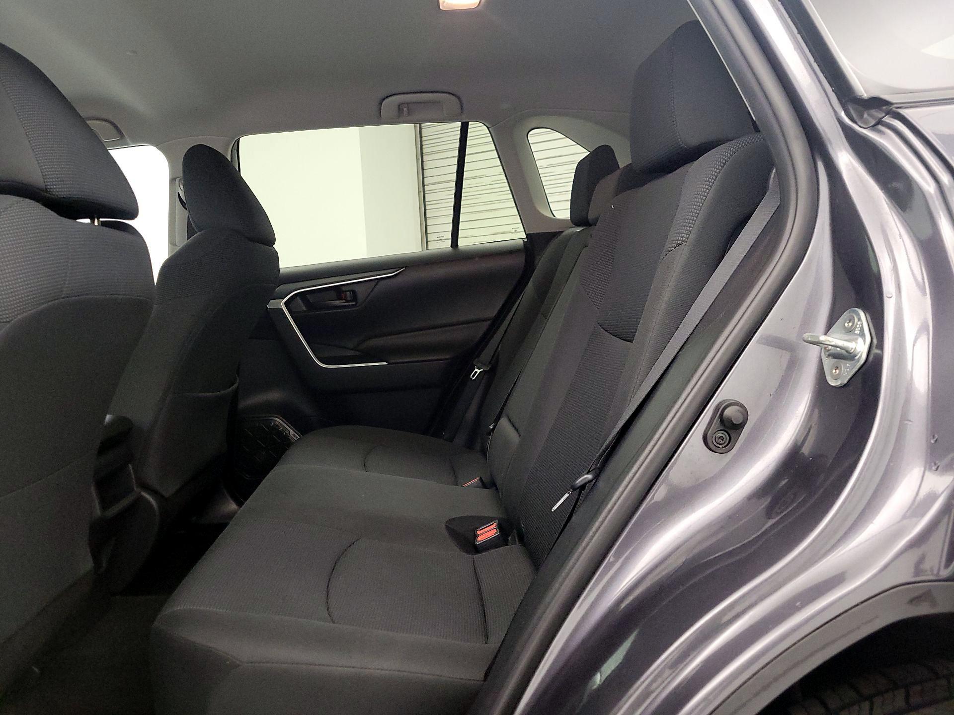 Thumbnail: 2019 Toyota RAV4 - 19