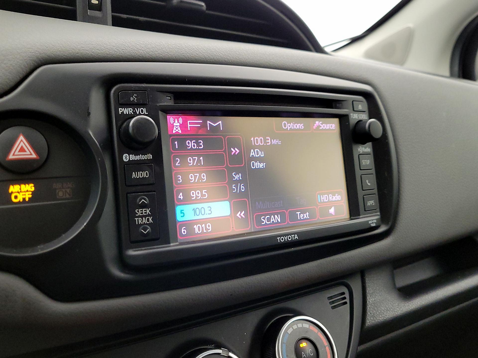 Thumbnail: 2015 Toyota Yaris - 14