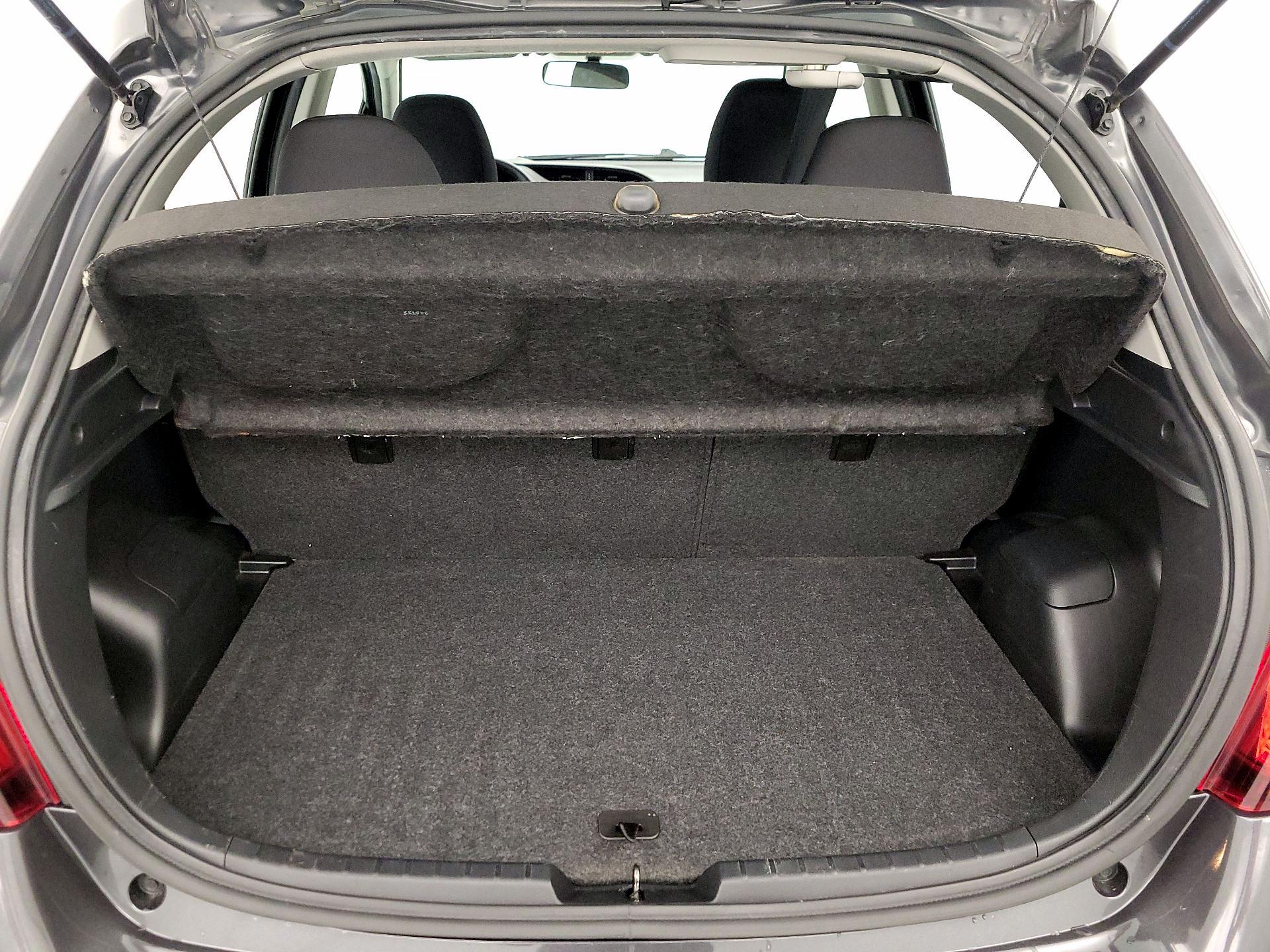 Thumbnail: 2015 Toyota Yaris - 18