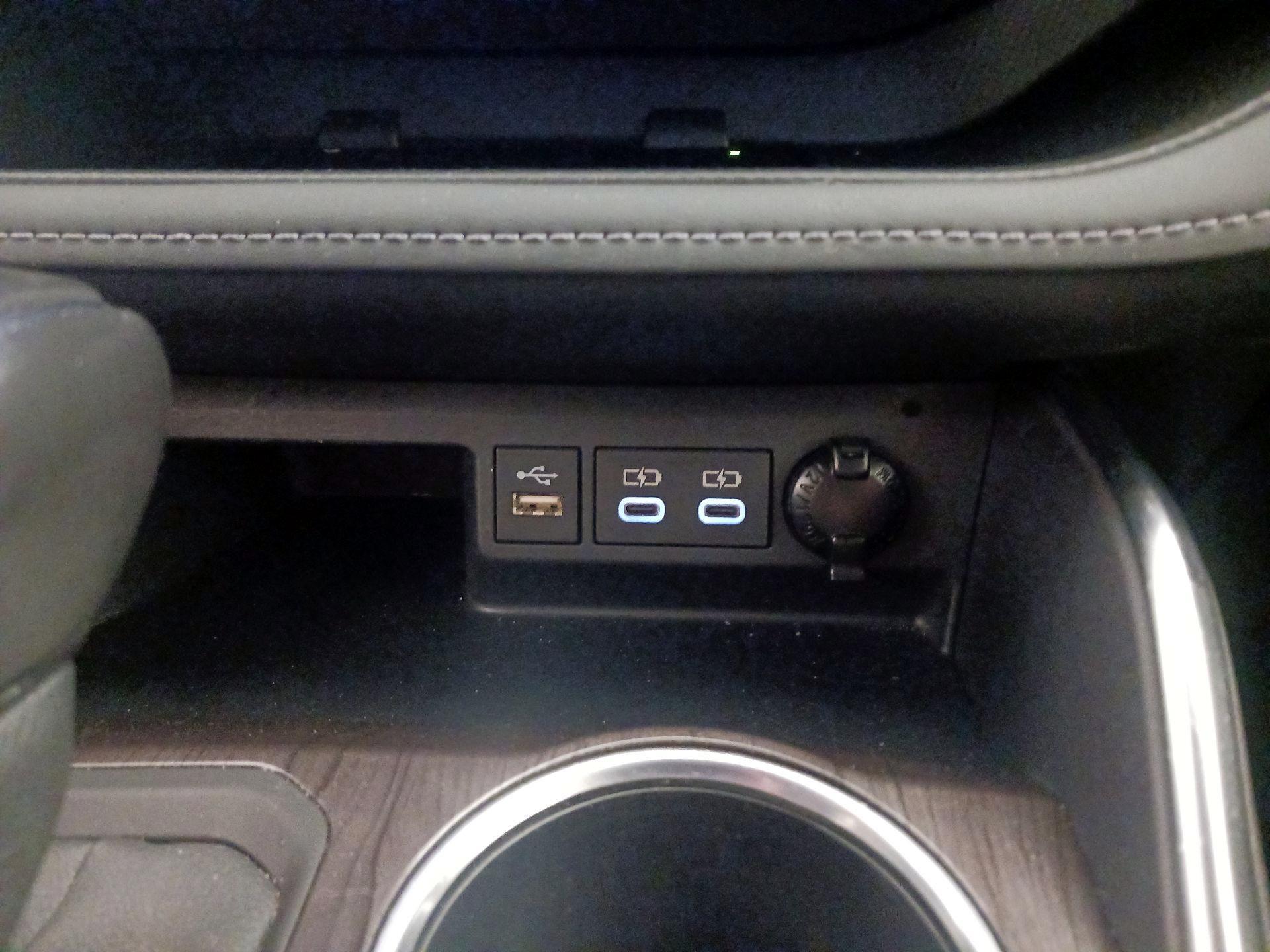 Thumbnail: 2023 Toyota Highlander - 18