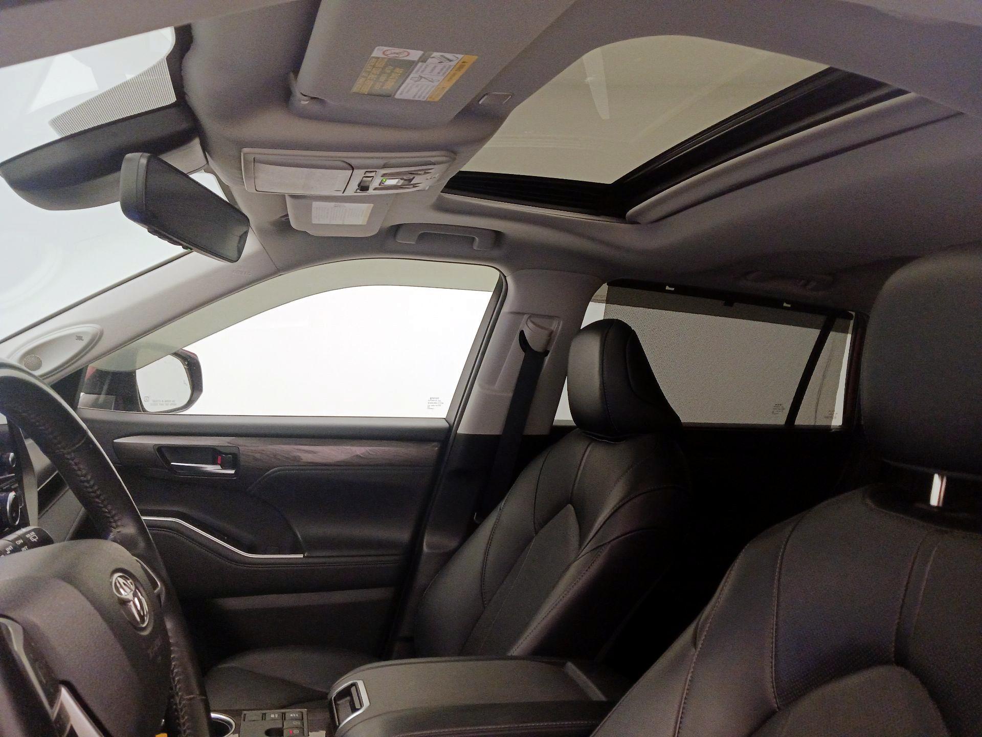 Thumbnail: 2023 Toyota Highlander - 19