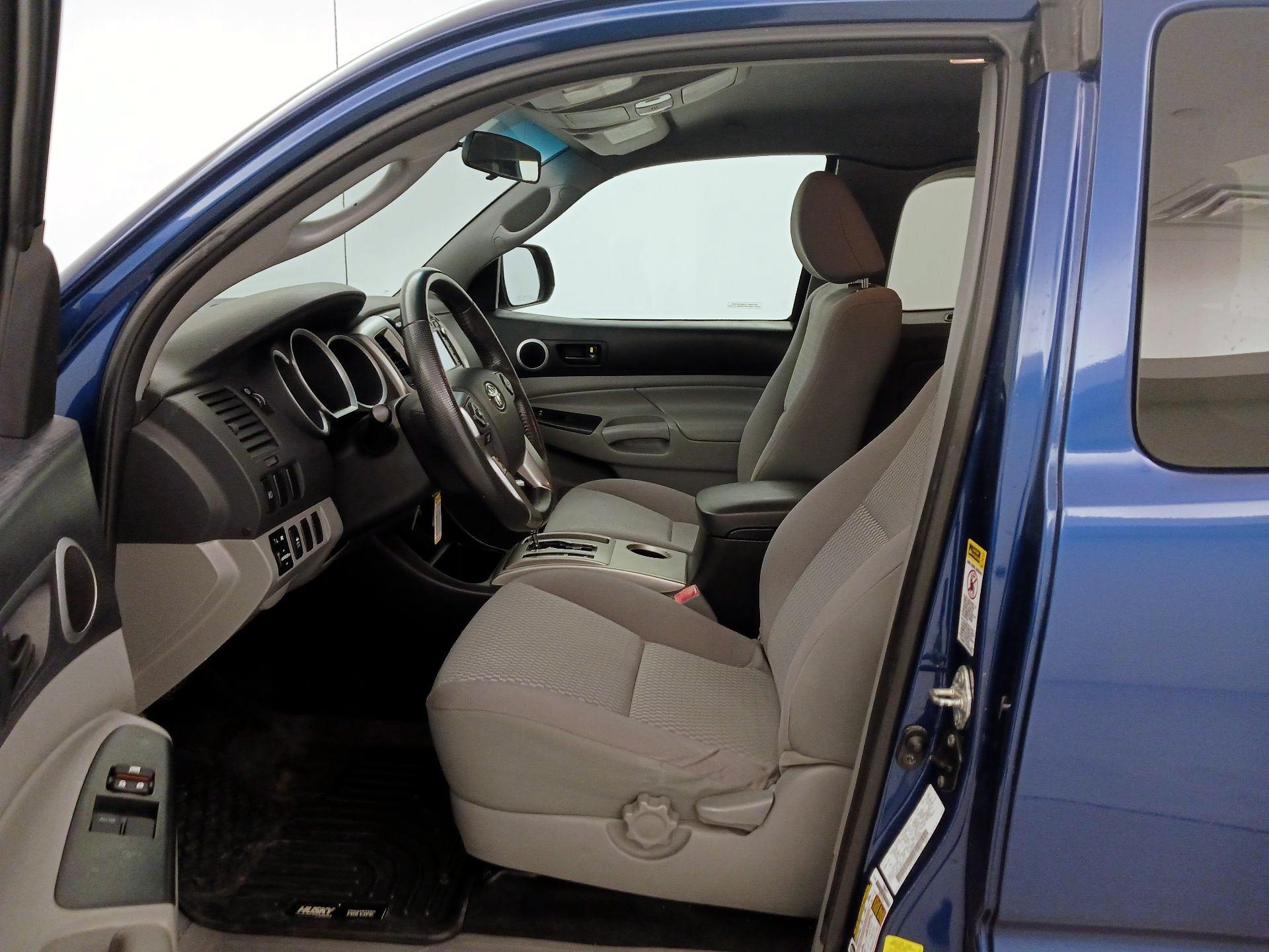 Thumbnail: 2014 Toyota Tacoma - 11